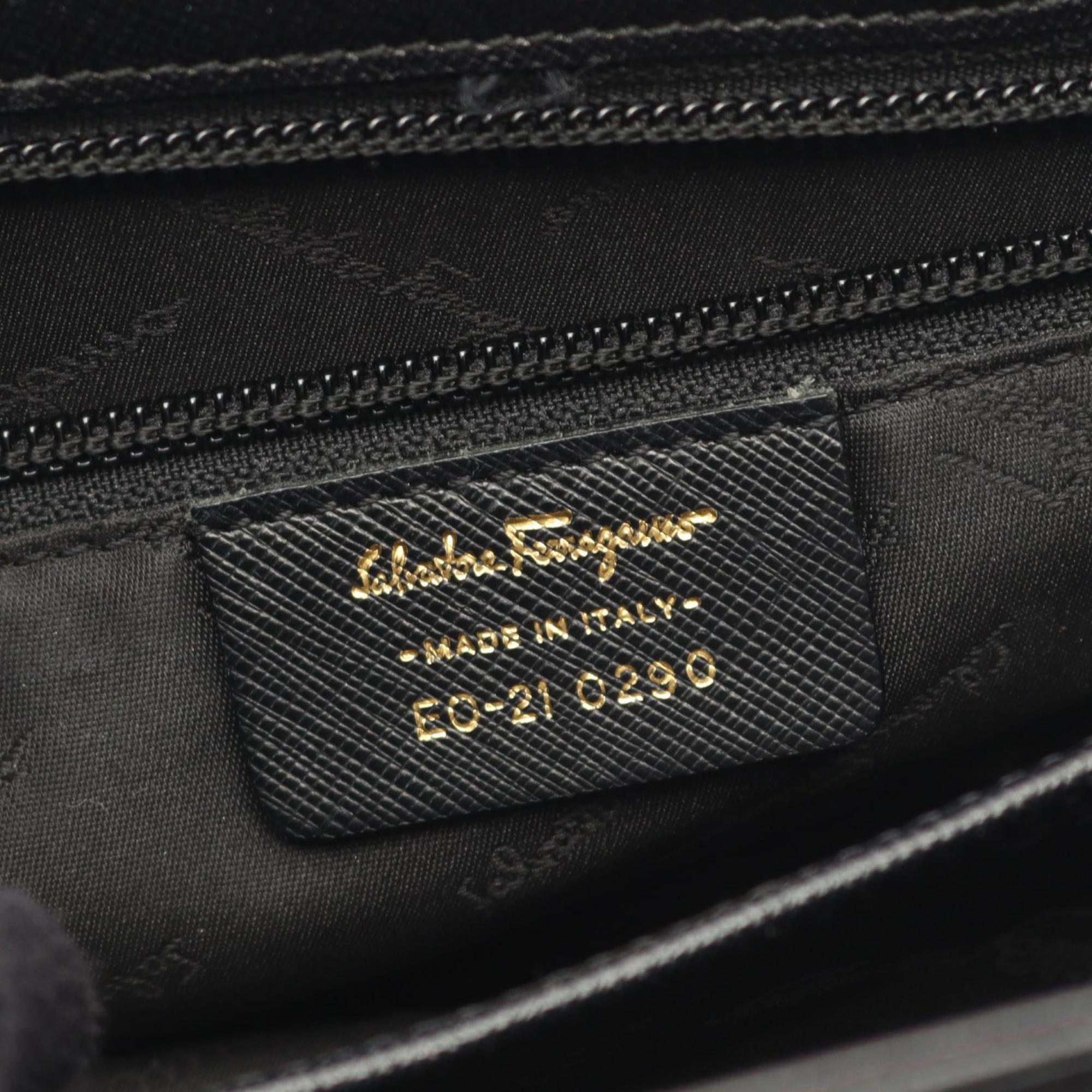 Salvatore Ferragamo Black Leather Handbag (Pre-Owned)