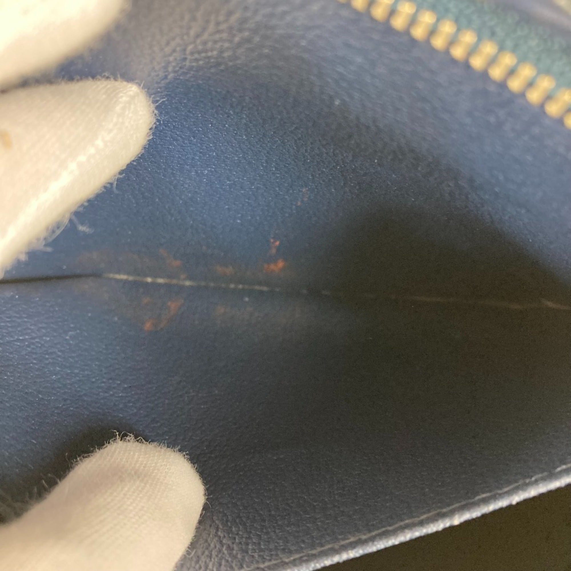 Louis Vuitton Epi Navy Epi Leather Pouch (Pre-Owned)
