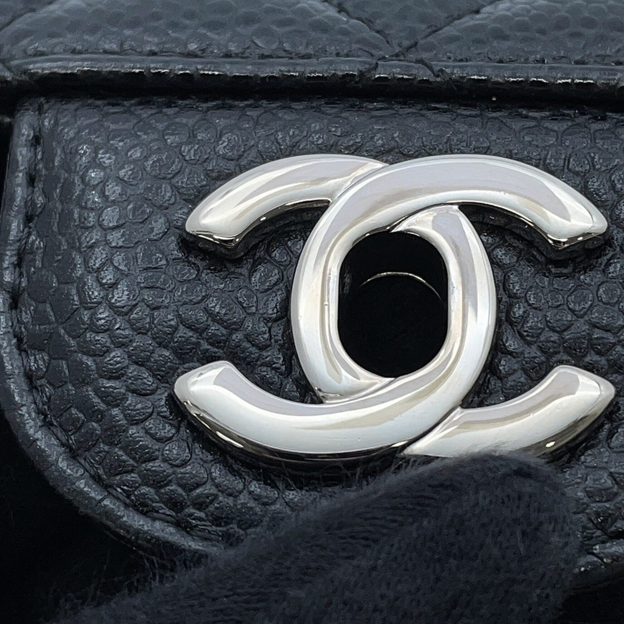 Chanel Black Grained Calfskin Handbag Shoulder Bag (Pre-Owned)