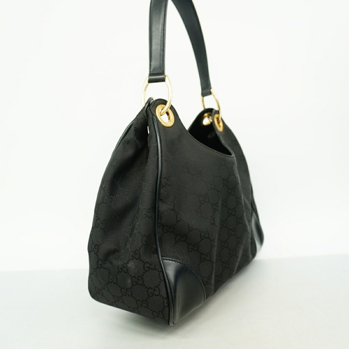 Gucci Black Nylon Shoulder Bag (Pre-Owned)