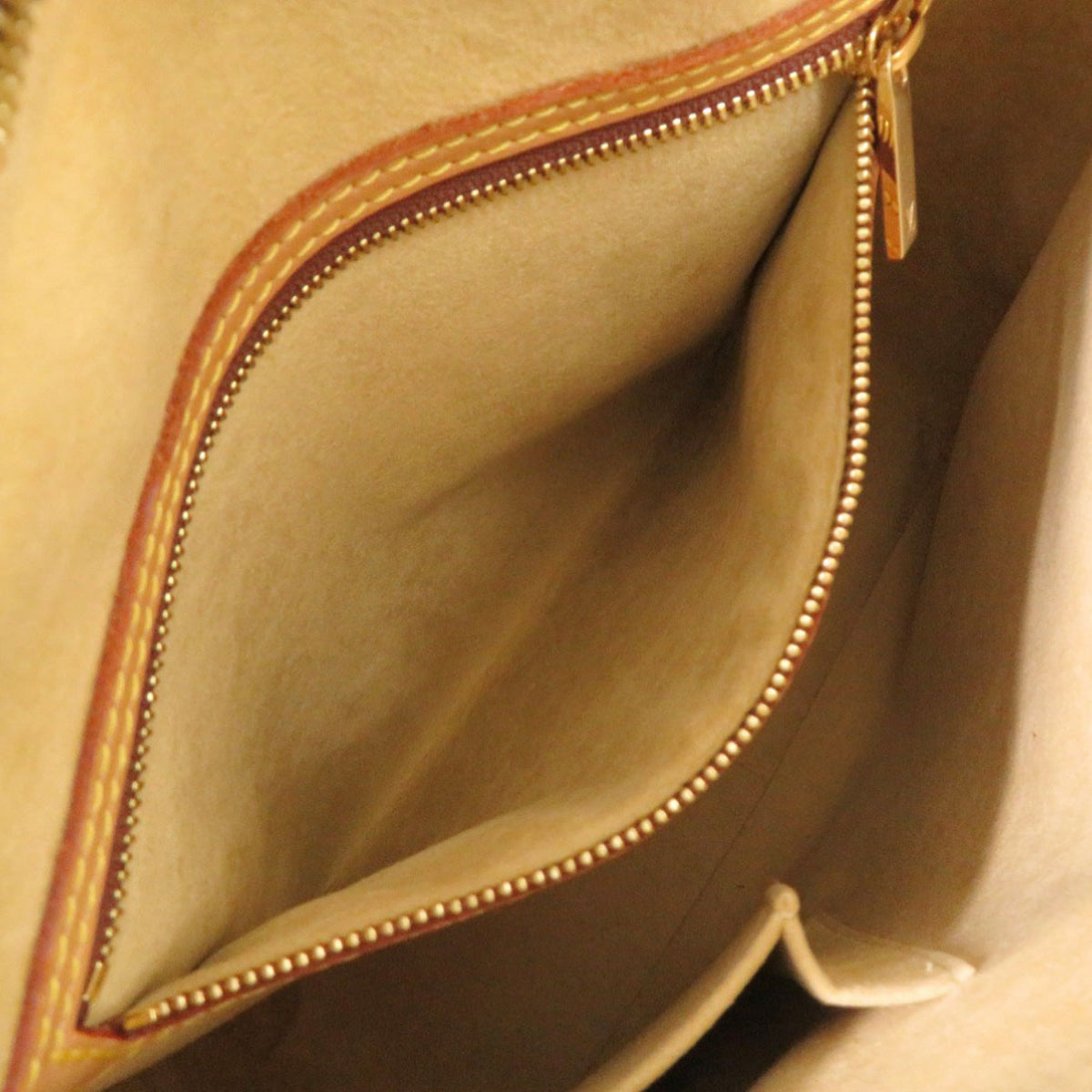 Louis Vuitton Brown Monogram Monogram Shoulder Bag (Pre-Owned)