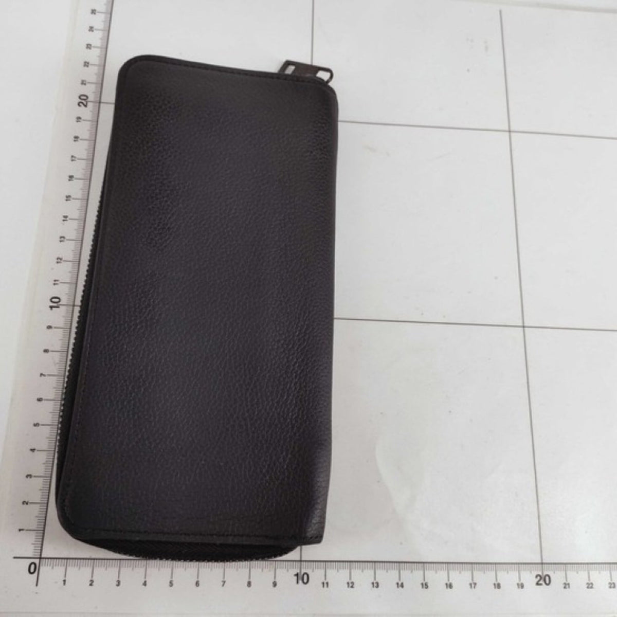 Louis Vuitton Black Leather Long Wallet (Bi-Fold) (Pre-Owned)