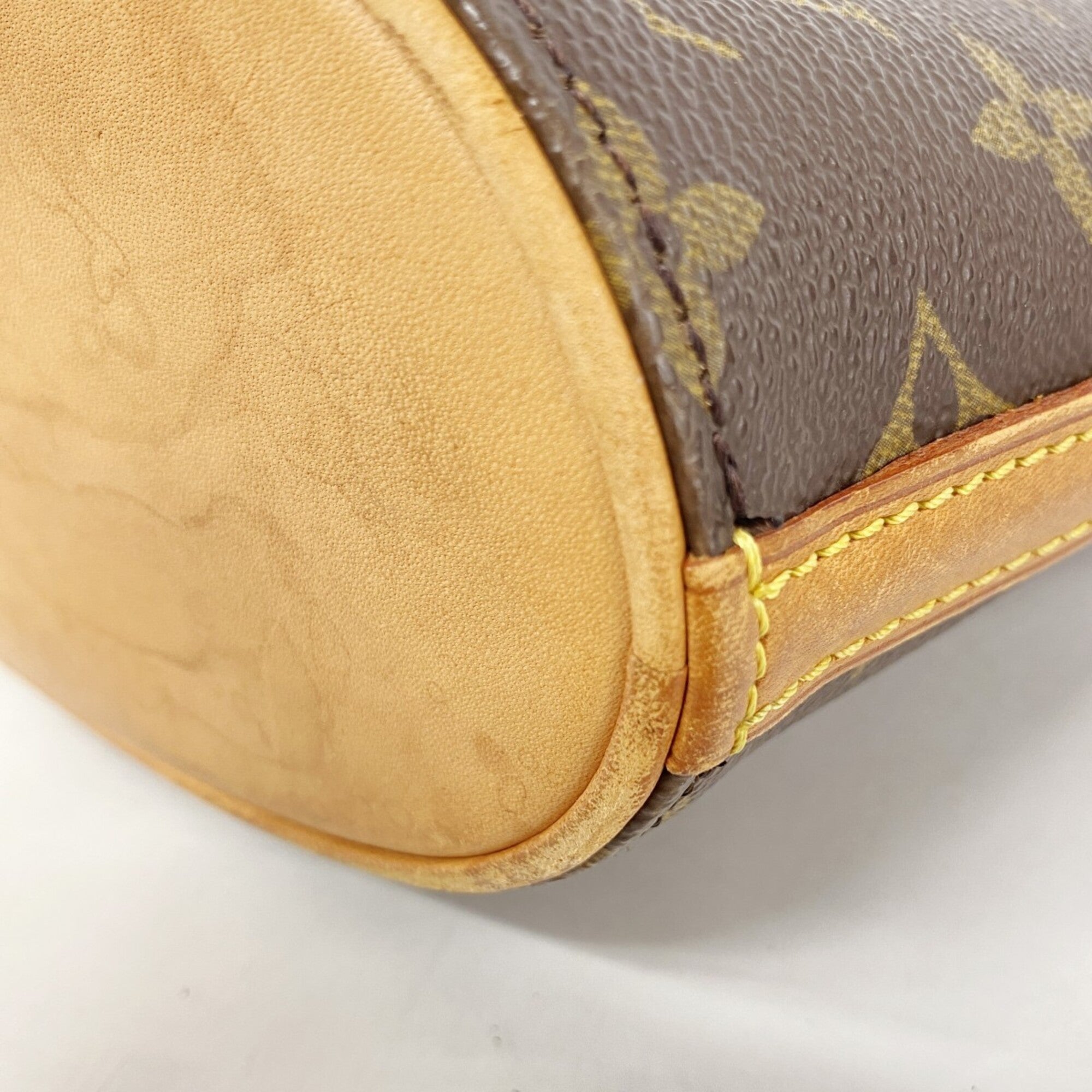 Louis Vuitton Brown Shoulder Bag (Pre-Owned)
