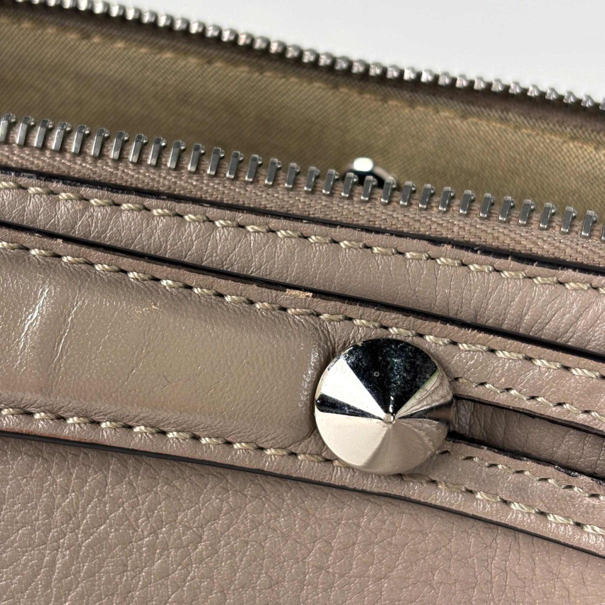 Fendi Gray Leather Handbag Shoulder Bag (Pre-Owned)