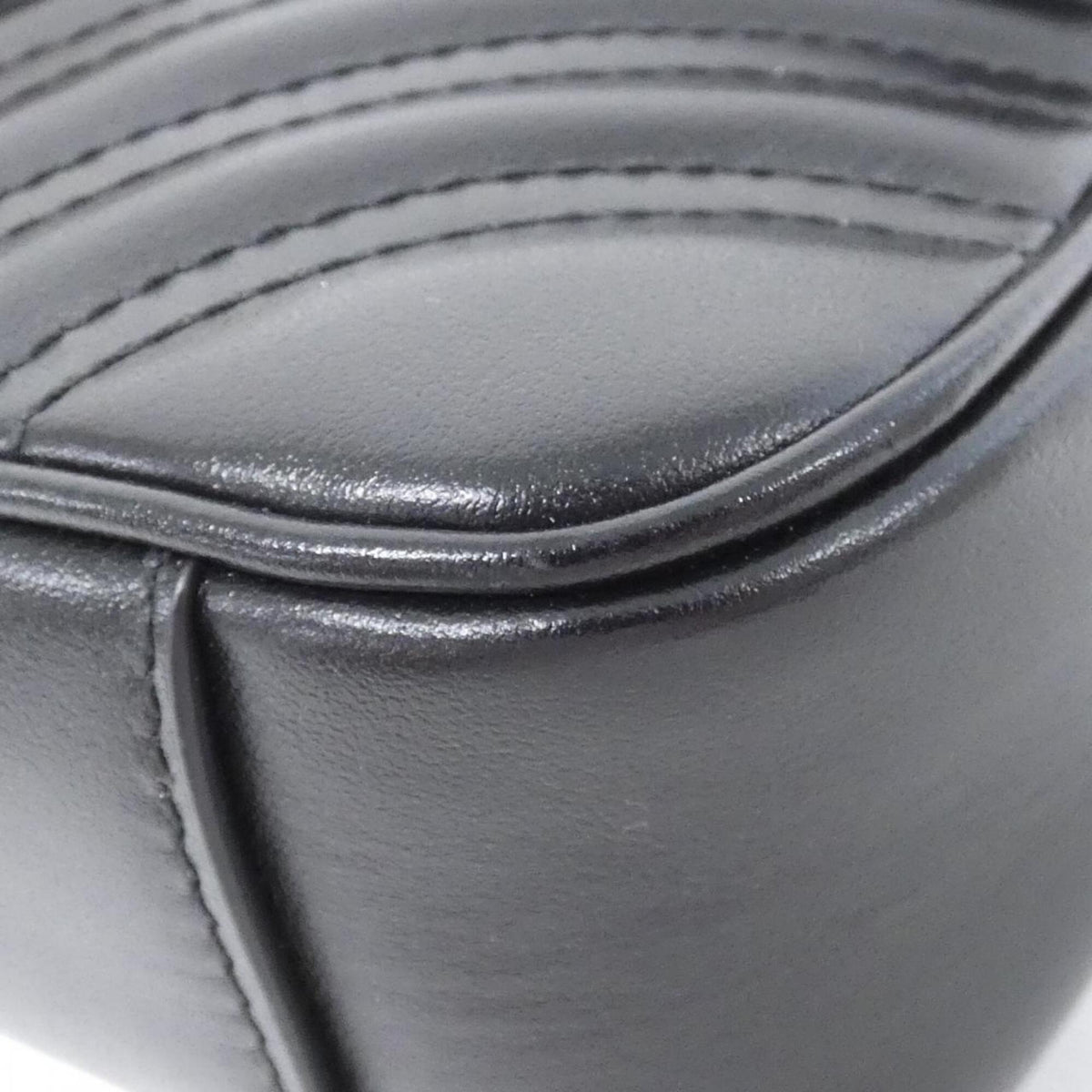 Gucci Black Quilting Leather Shoulder Bag (Pre-Owned)