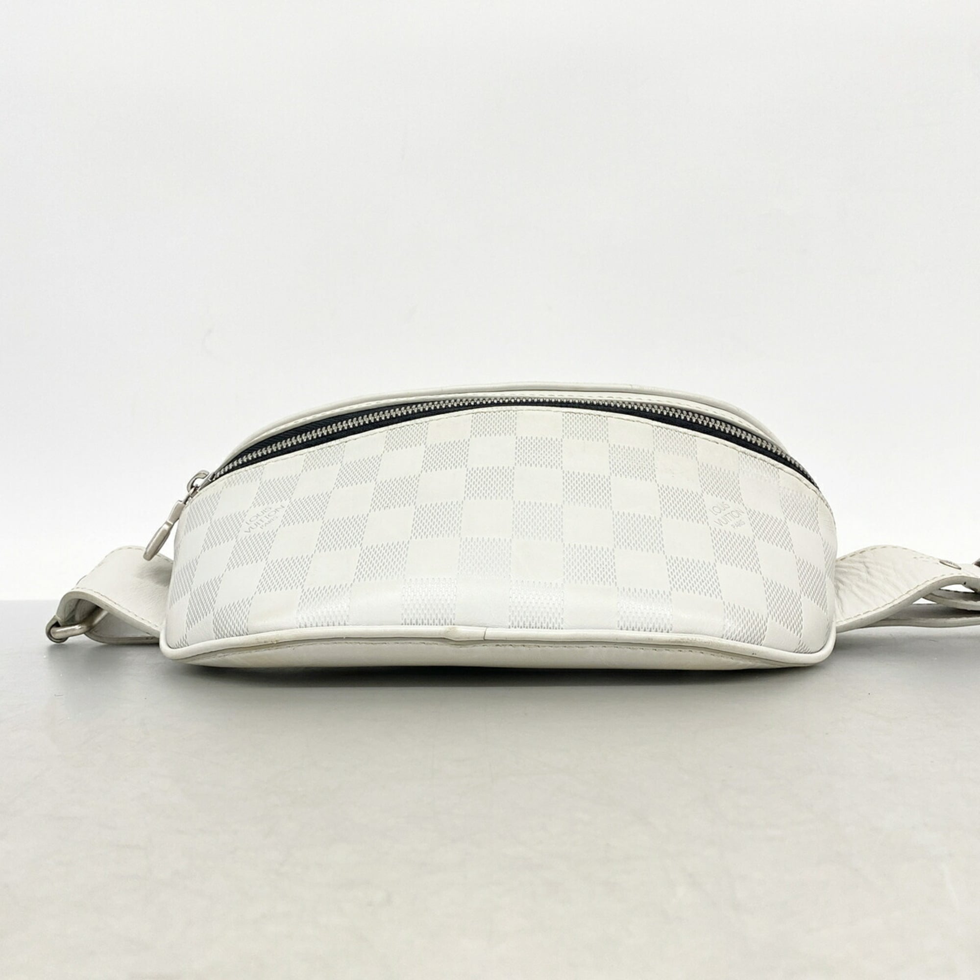 Louis Vuitton Blanc Fanny Pack (Pre-Owned)