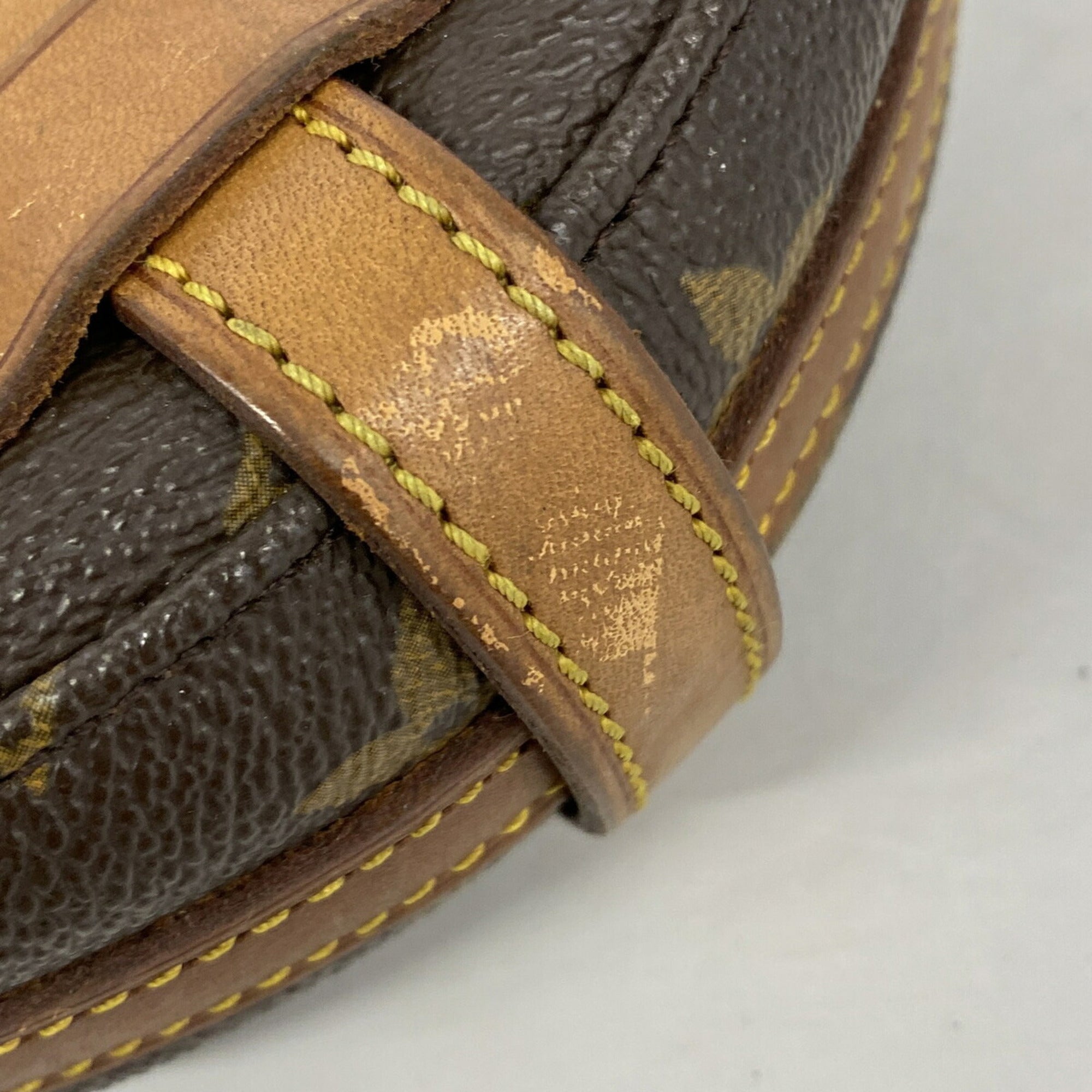 Louis Vuitton Brown Shoulder Bag (Pre-Owned)