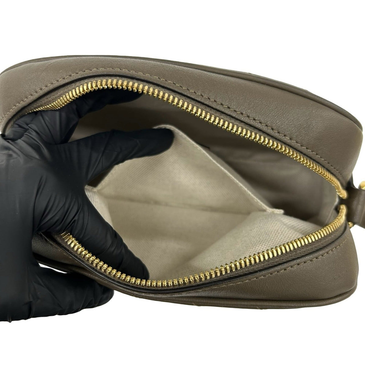 Gucci Brown Leather Pochette Shoulder Bag (Pre-Owned)