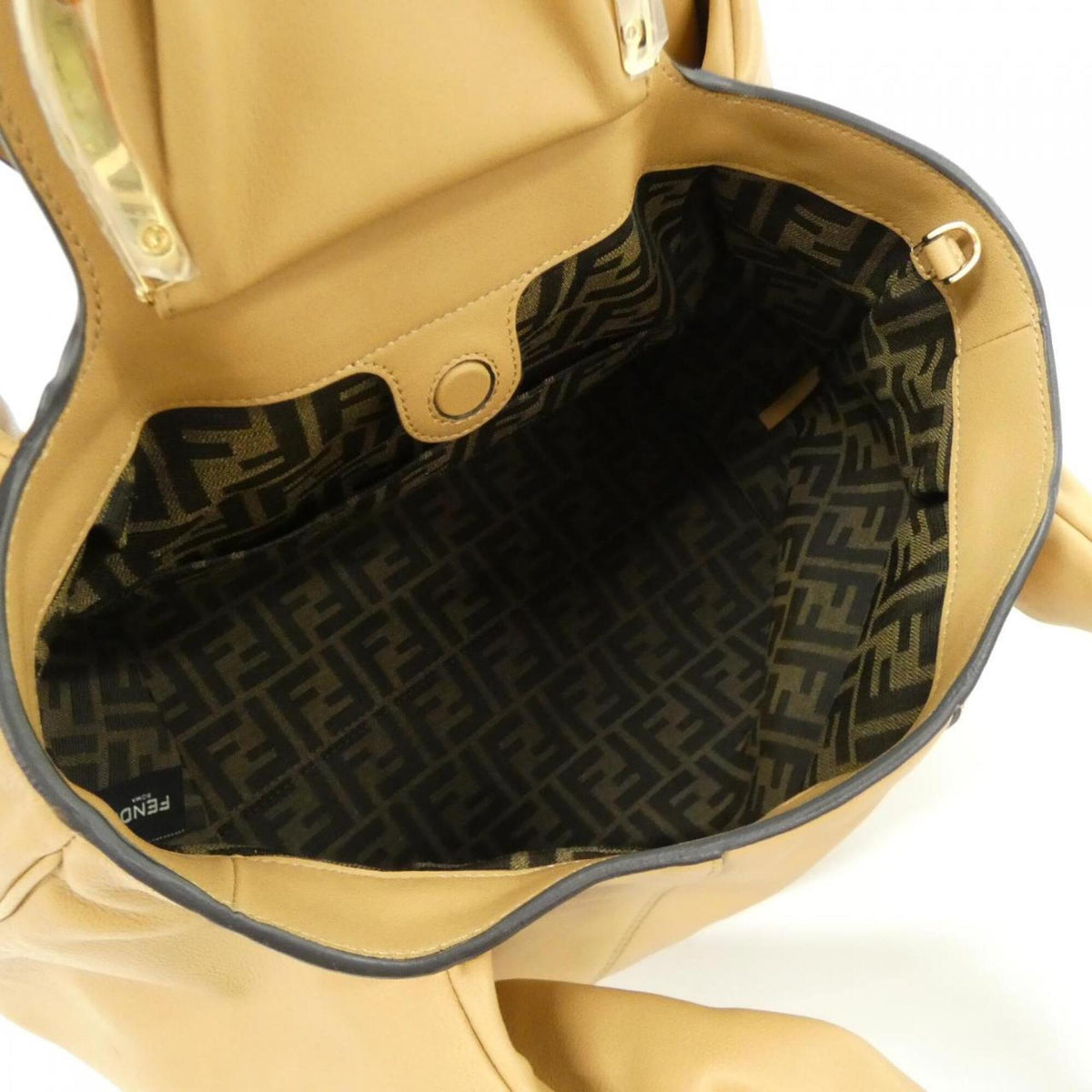 Fendi Beige Leather Shoulder Bag (Pre-Owned)