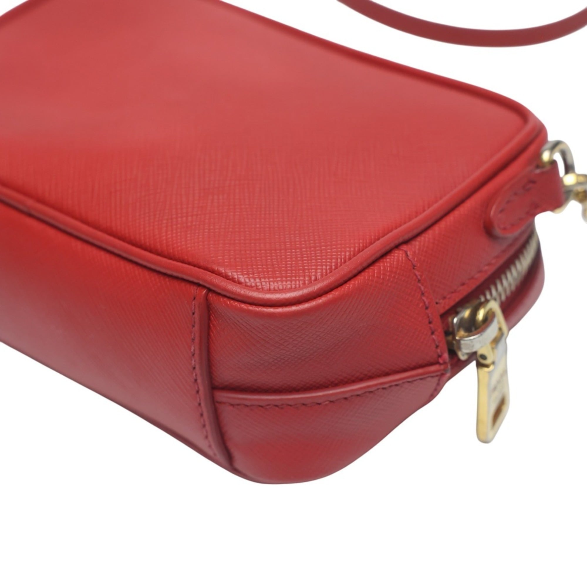 Prada Red Color Leather Shoulder Bag (Pre-Owned)