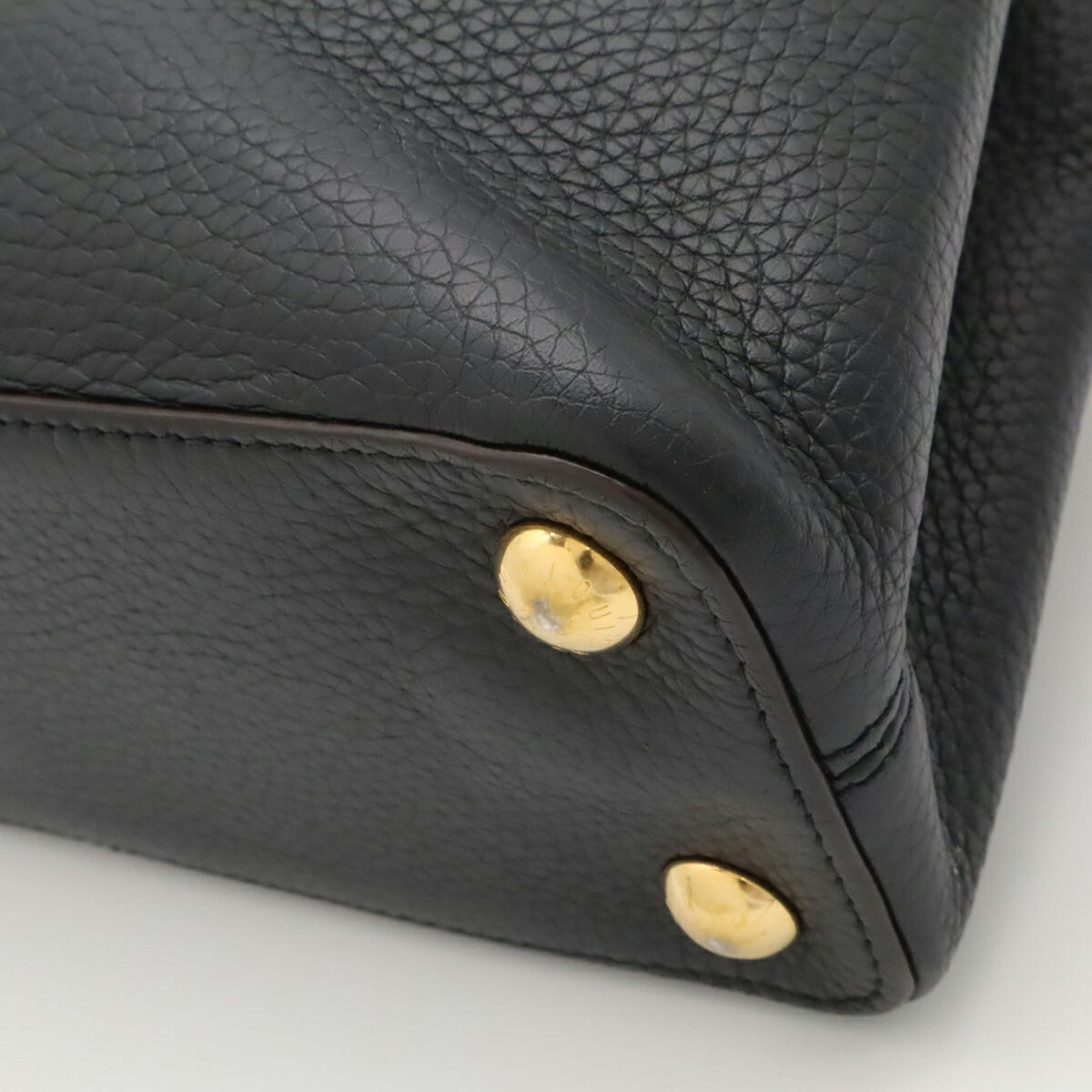 Louis Vuitton Noir Leather Handbag Shoulder Bag (Pre-Owned)