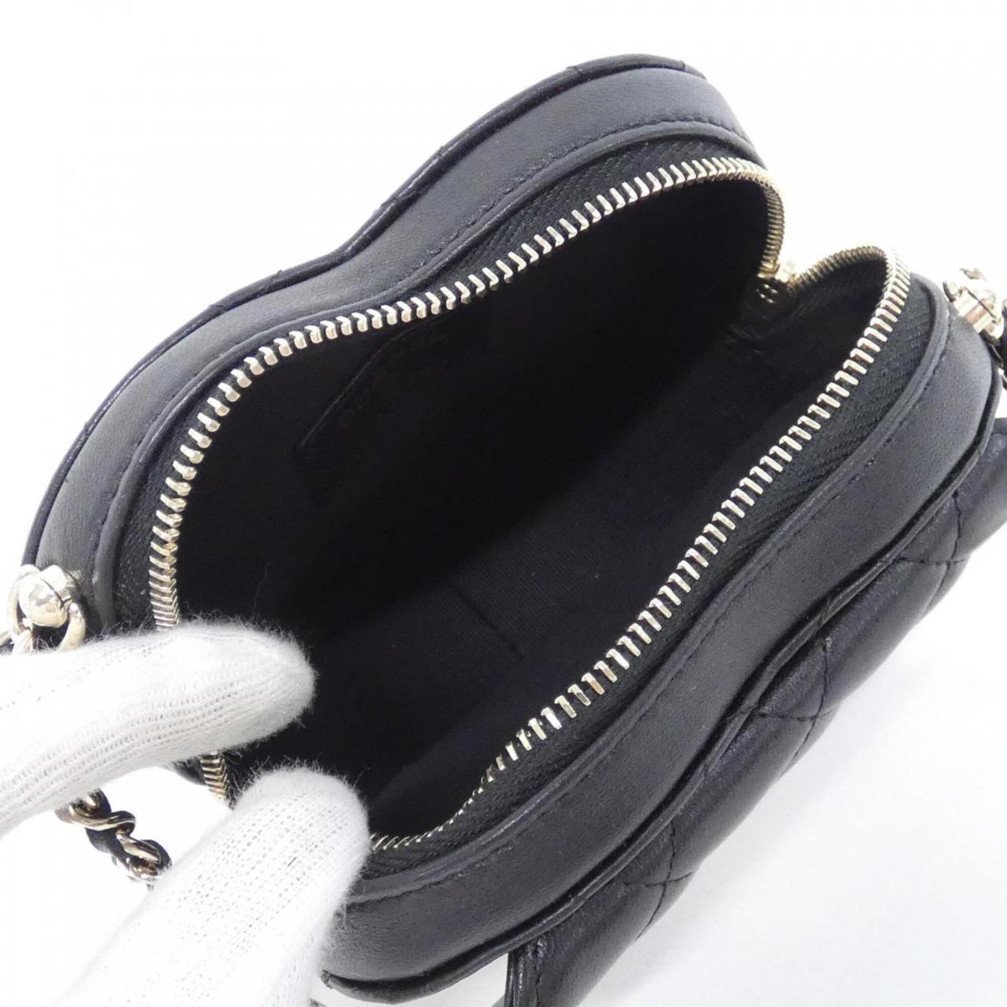 Chanel Black Leather Shoulder Bag (Pre-Owned)