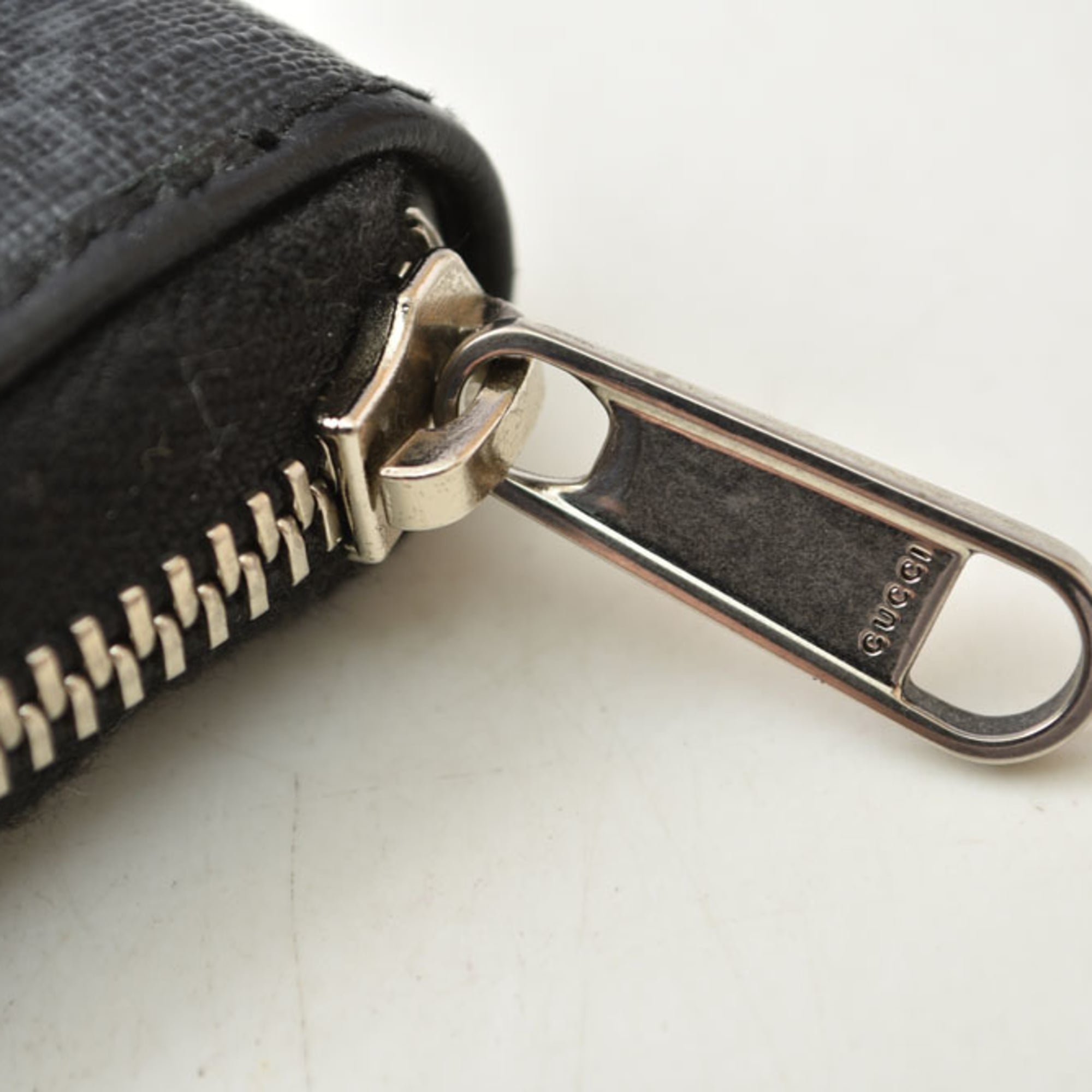 Gucci Black Gray Gg Supreme Coin Purse/Coin Case (Pre-Owned)