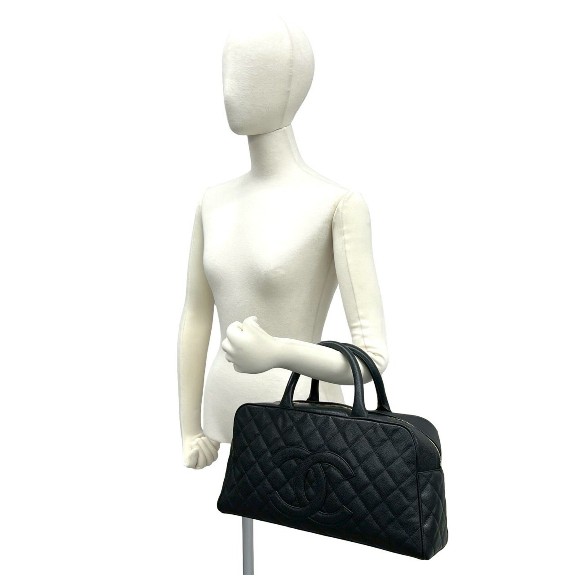 Chanel Black Grained Calfskin Handbag (Pre-Owned)