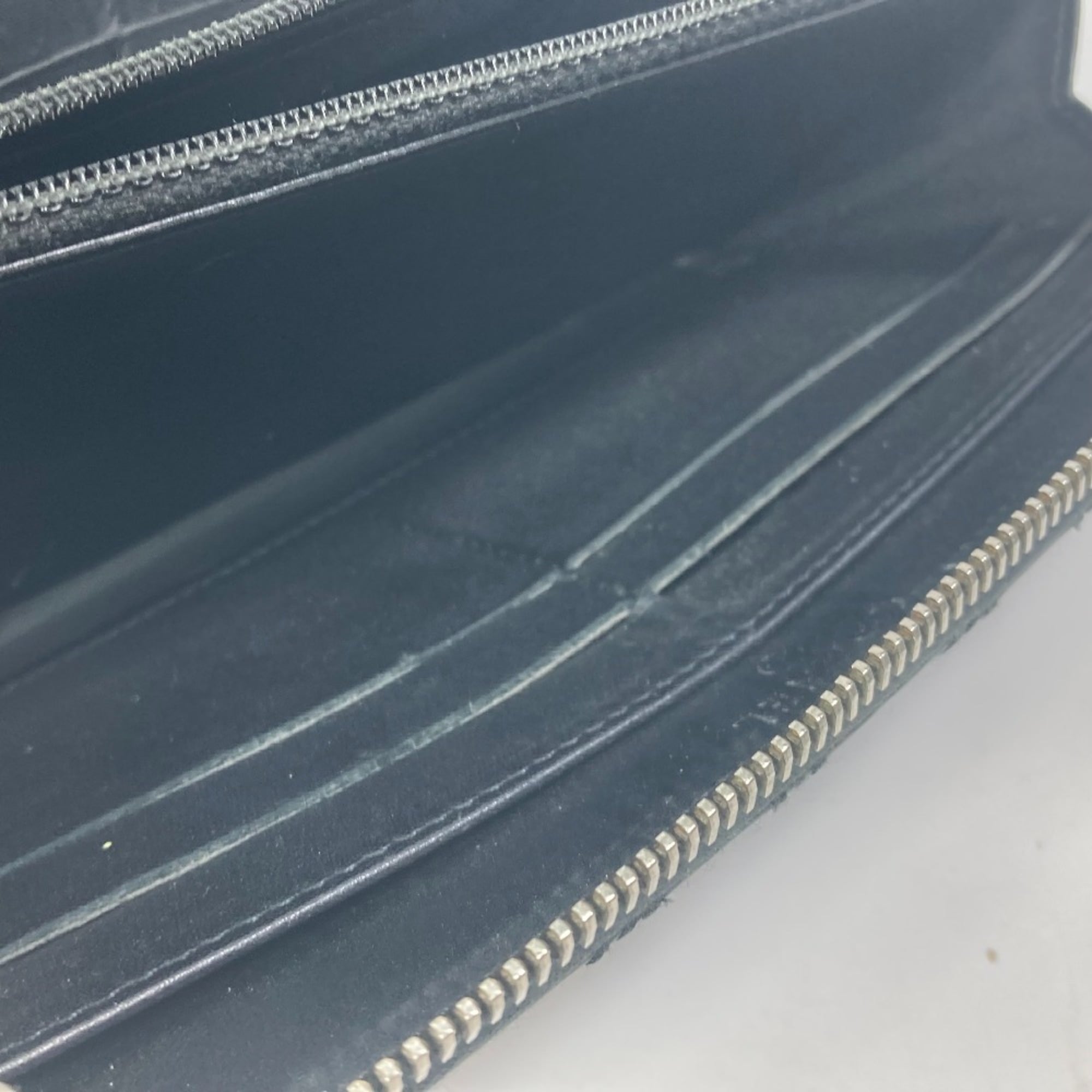 Chanel Black Leather Long Wallet (Bi-Fold) (Pre-Owned)