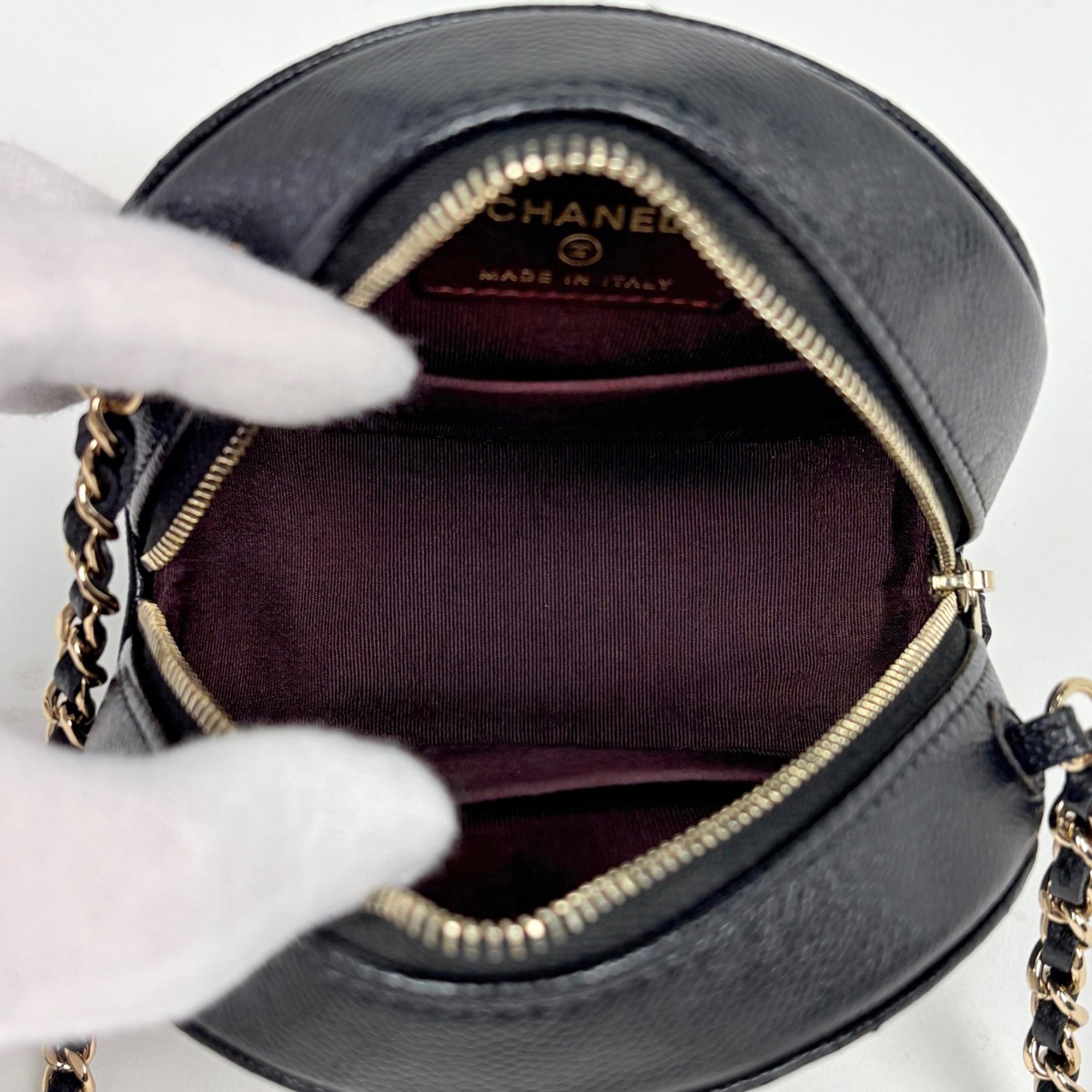 Chanel Matelasse Black Grained Calfskin Shoulder Bag (Pre-Owned)