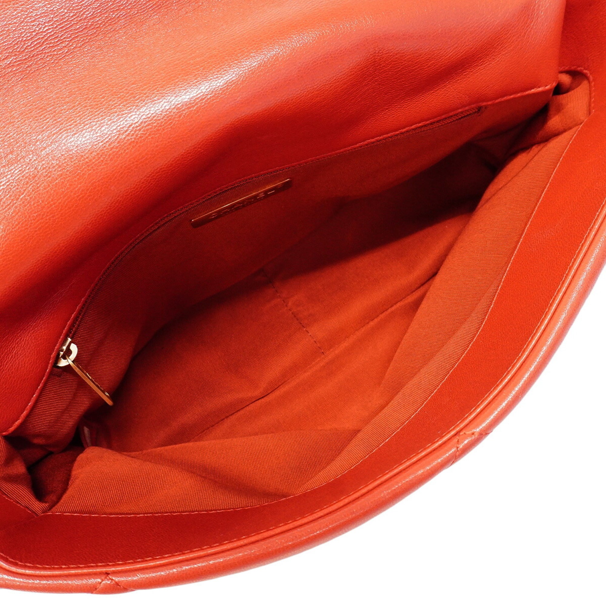 Chanel Red Color Leather Handbag (Pre-Owned)