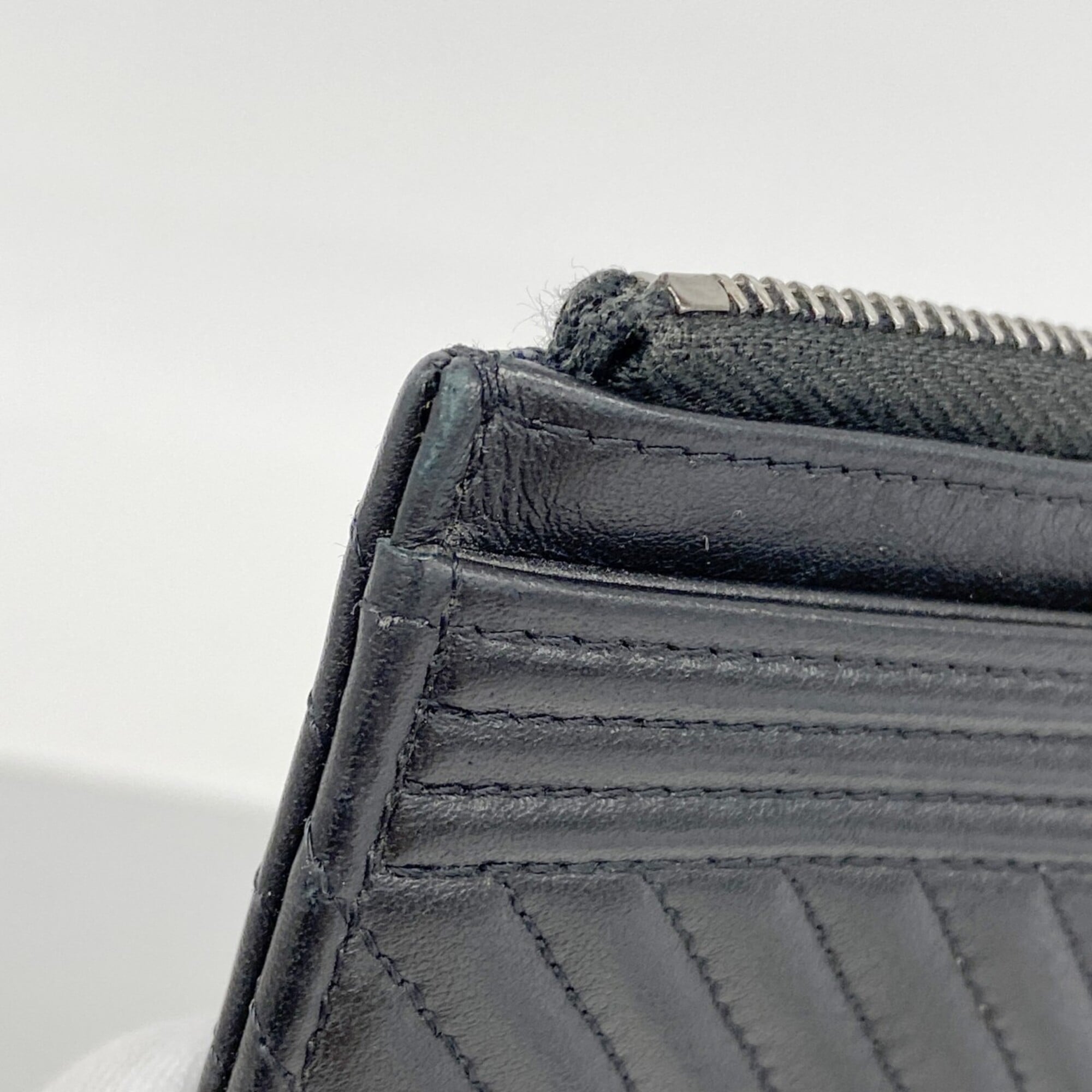 Chanel Black Leather Long Wallet (Bi-Fold) (Pre-Owned)