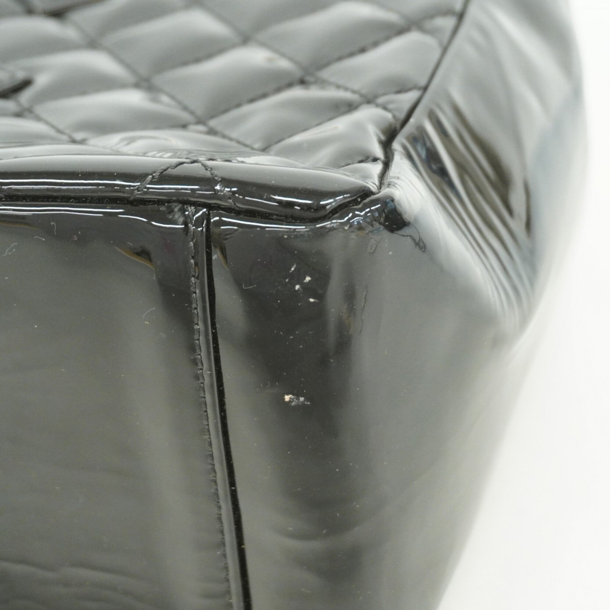 Chanel Black Patent Leather Tote Bag (Pre-Owned)