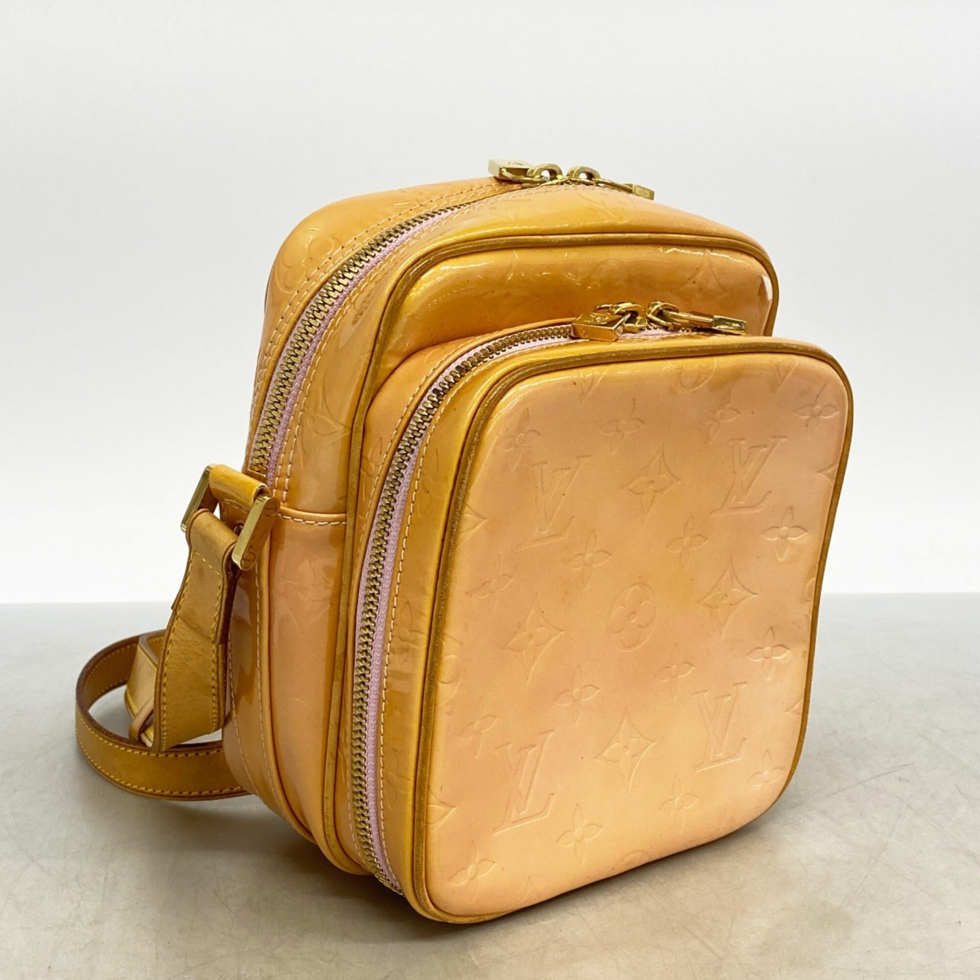 Louis Vuitton Rose Shoulder Bag (Pre-Owned)