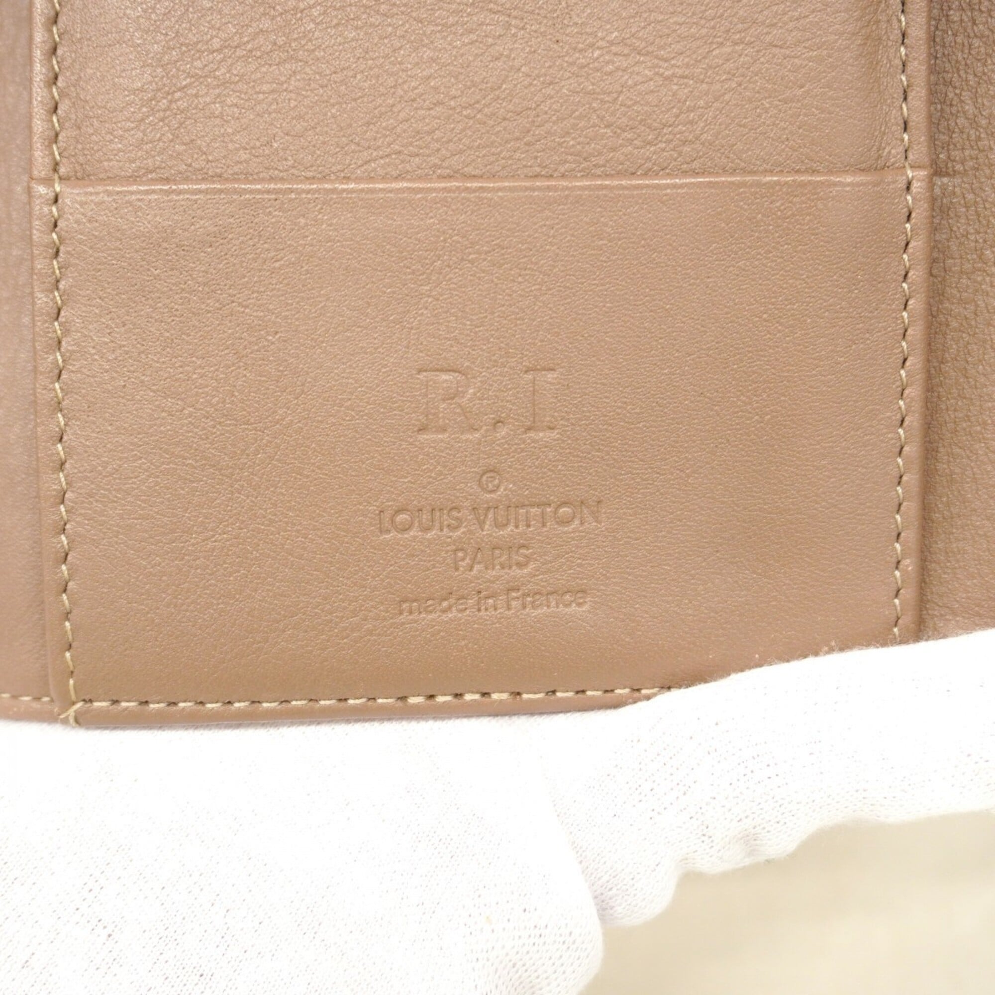 Louis Vuitton Beige Long Wallet (Tri-Fold) (Pre-Owned)