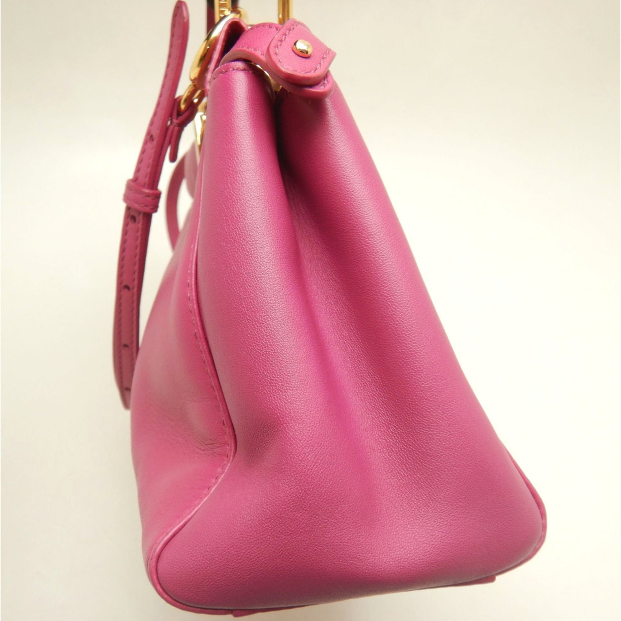 Fendi Pink Leather Handbag (Pre-Owned)