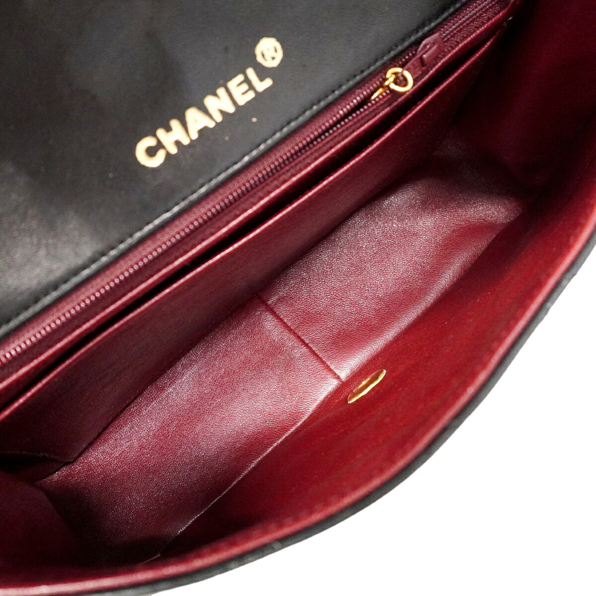 Chanel Black Leather Shoulder Bag (Pre-Owned)