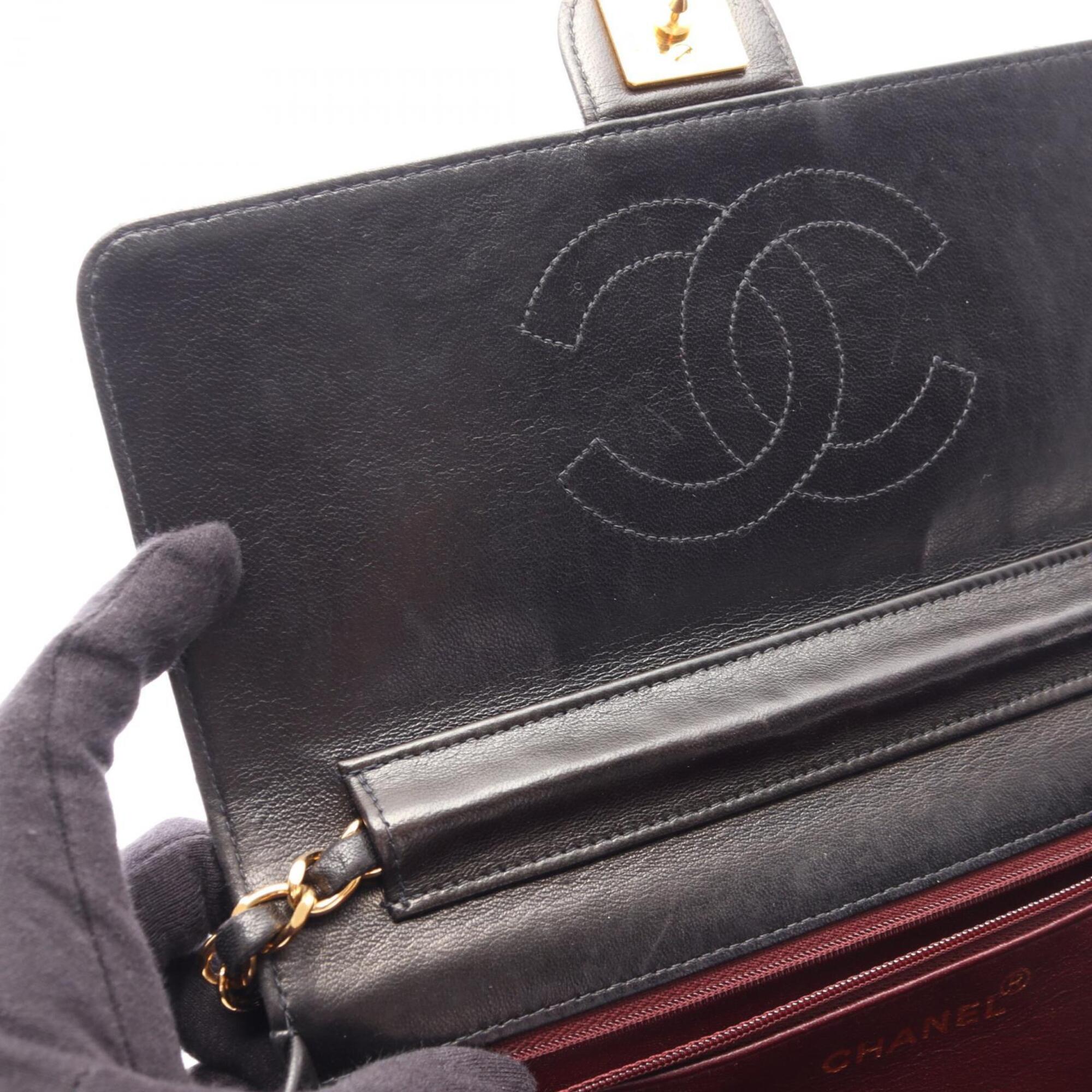 Chanel Matelasse Black Leather Handbag Shoulder Bag (Pre-Owned)