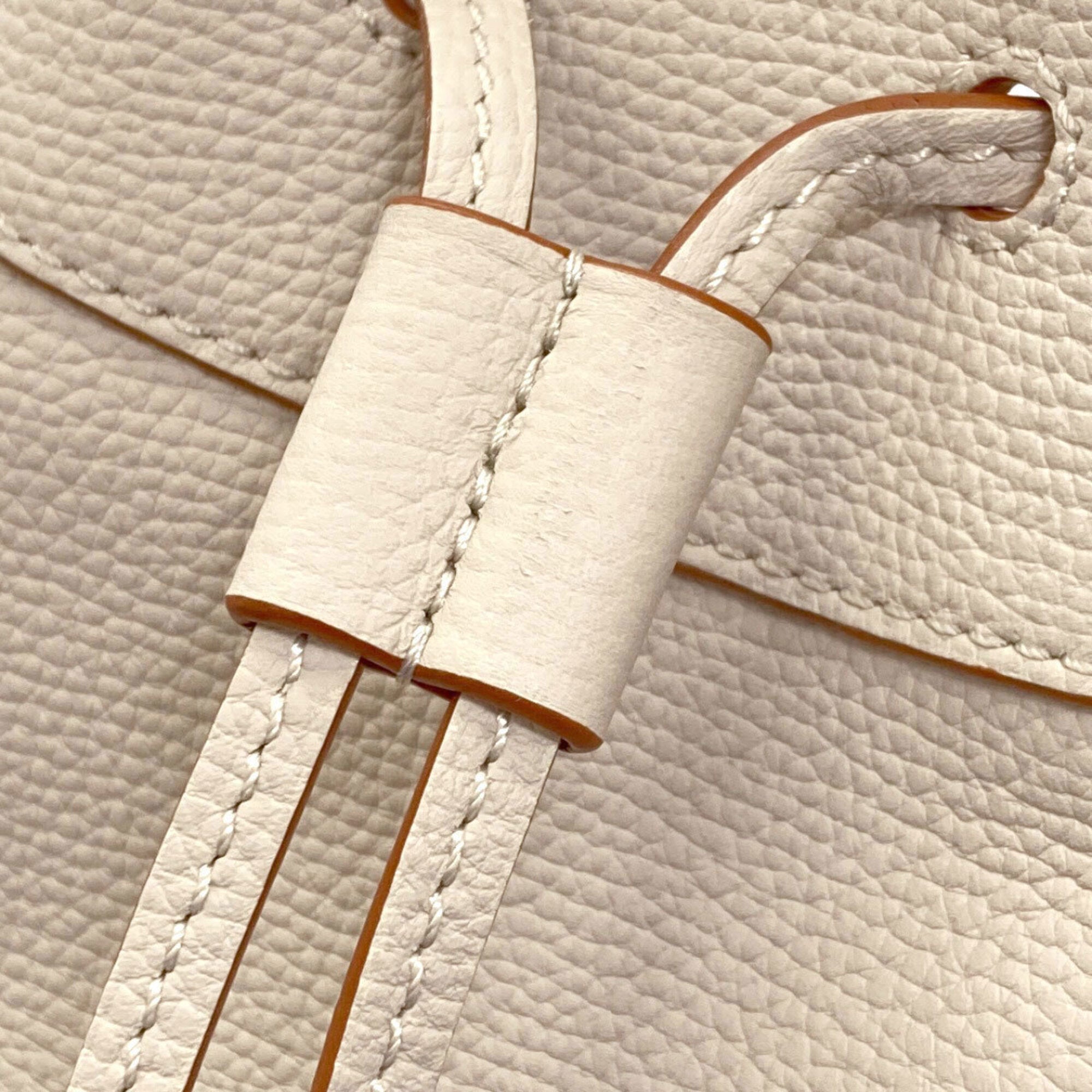 Loewe Beige Leather Handbag (Pre-Owned)