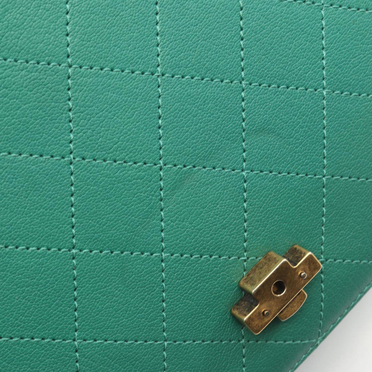 Chanel Green Leather Handbag Shoulder Bag (Pre-Owned)