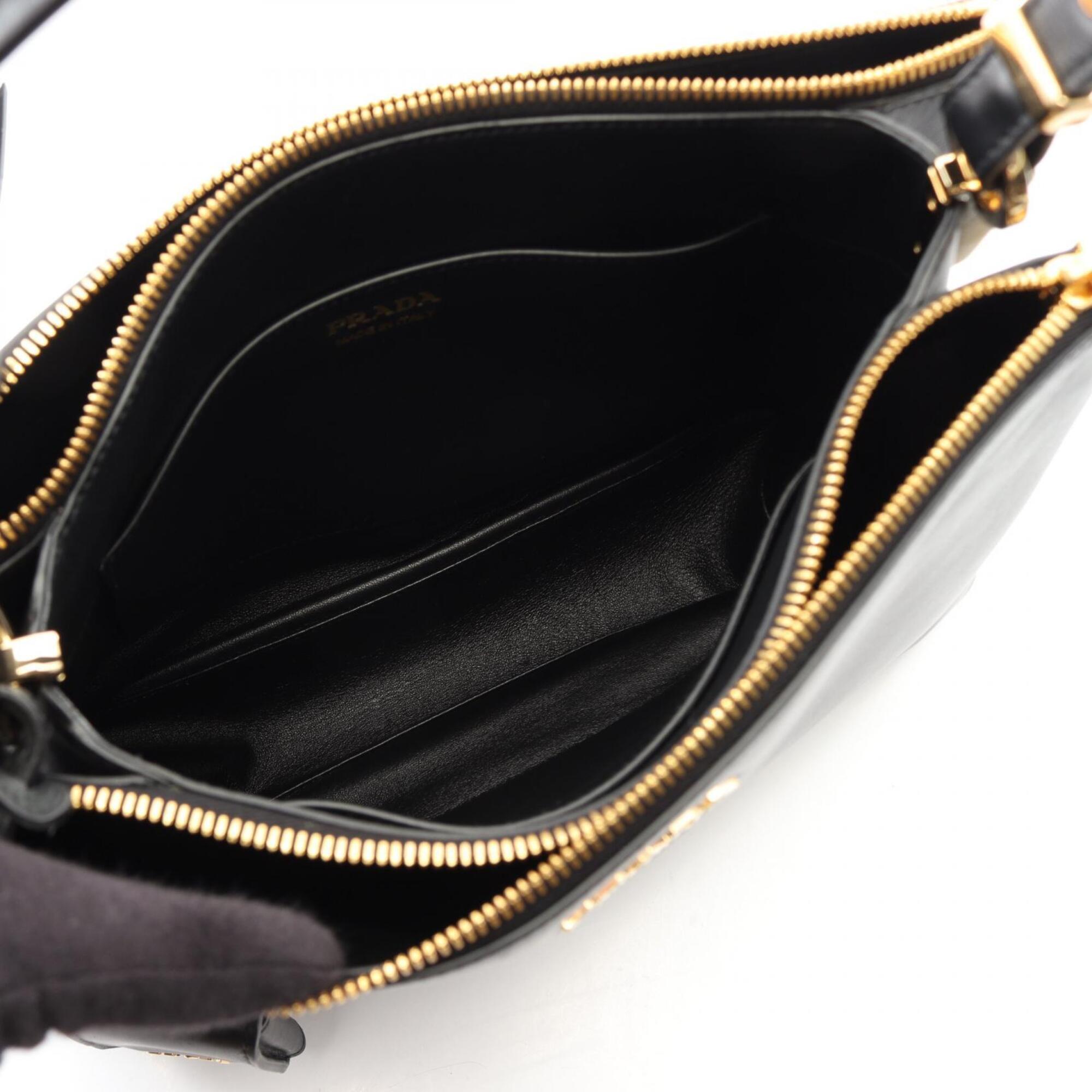 Prada Black Leather Handbag Tote Bag (Pre-Owned)