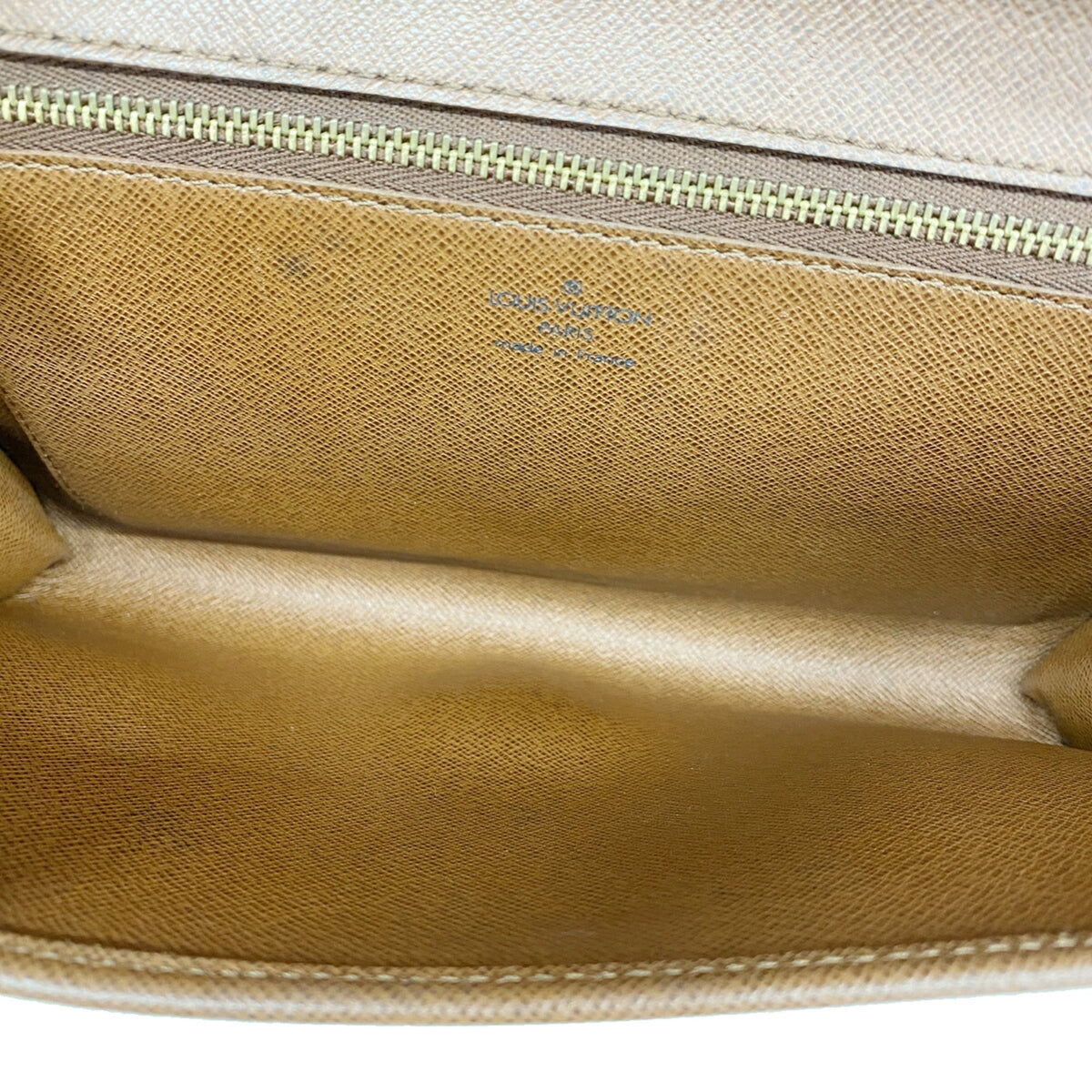 Louis Vuitton Brown Shoulder Bag (Pre-Owned)