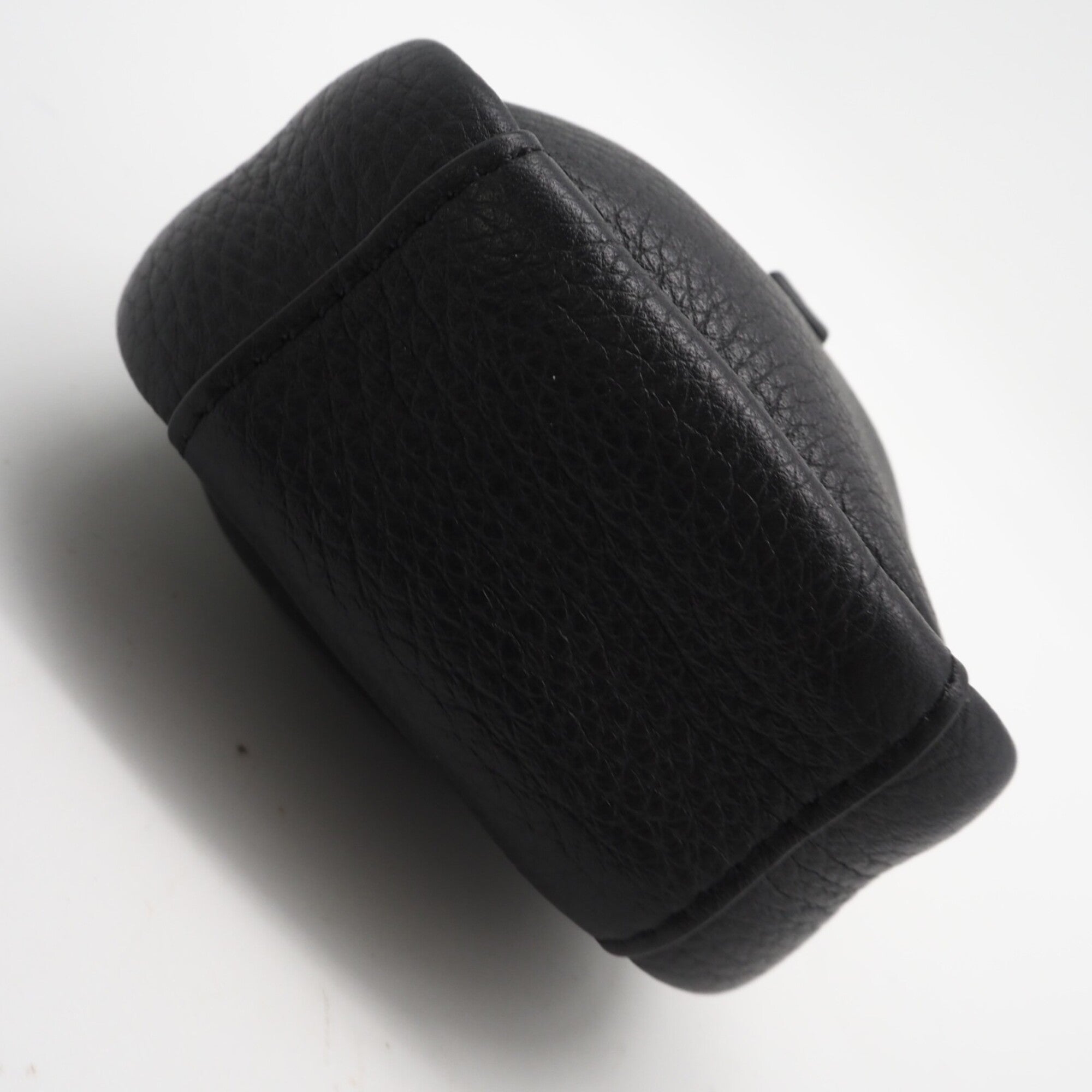 Yves Saint Laurent Black Leather Pouch (Pre-Owned)