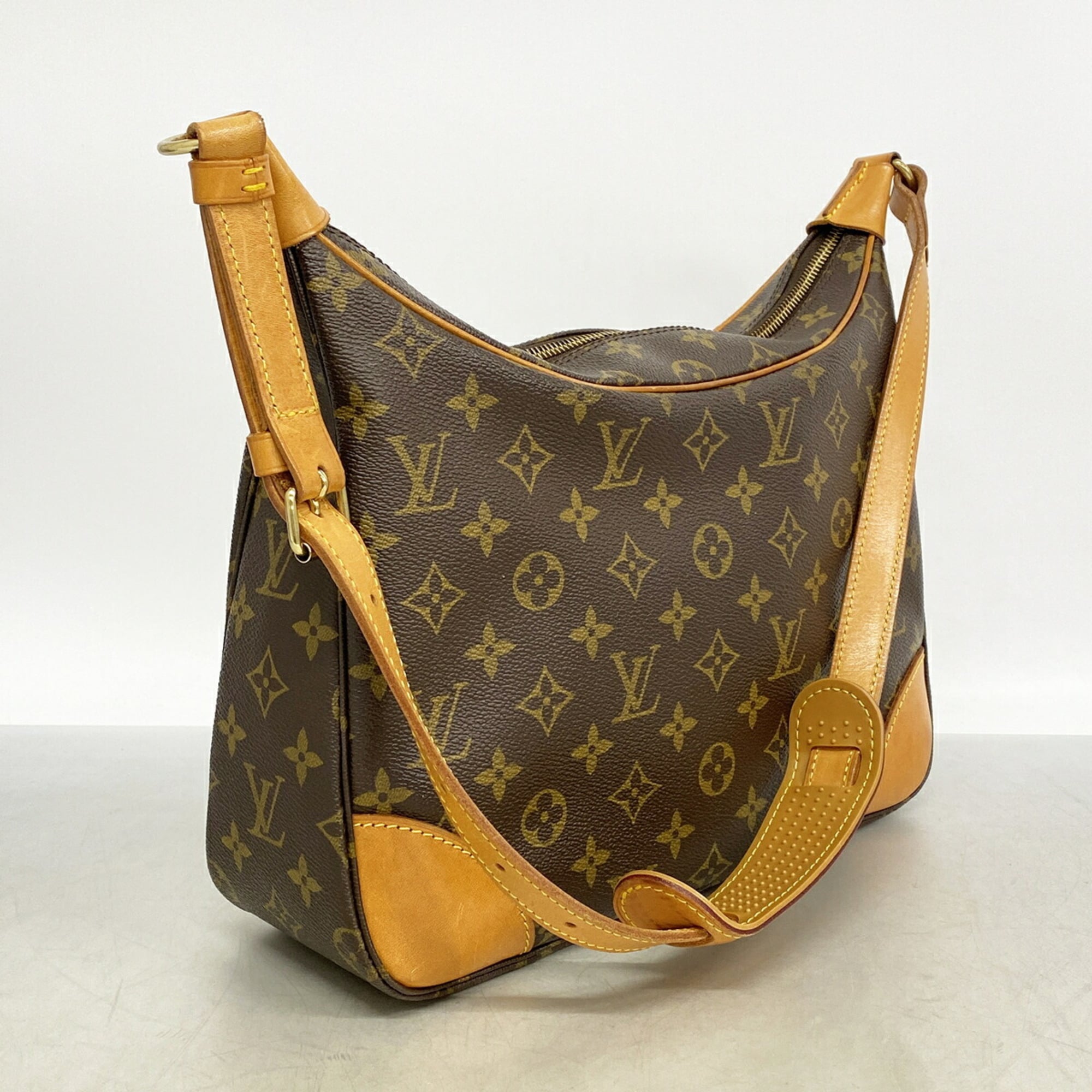 Louis Vuitton Brown Shoulder Bag (Pre-Owned)