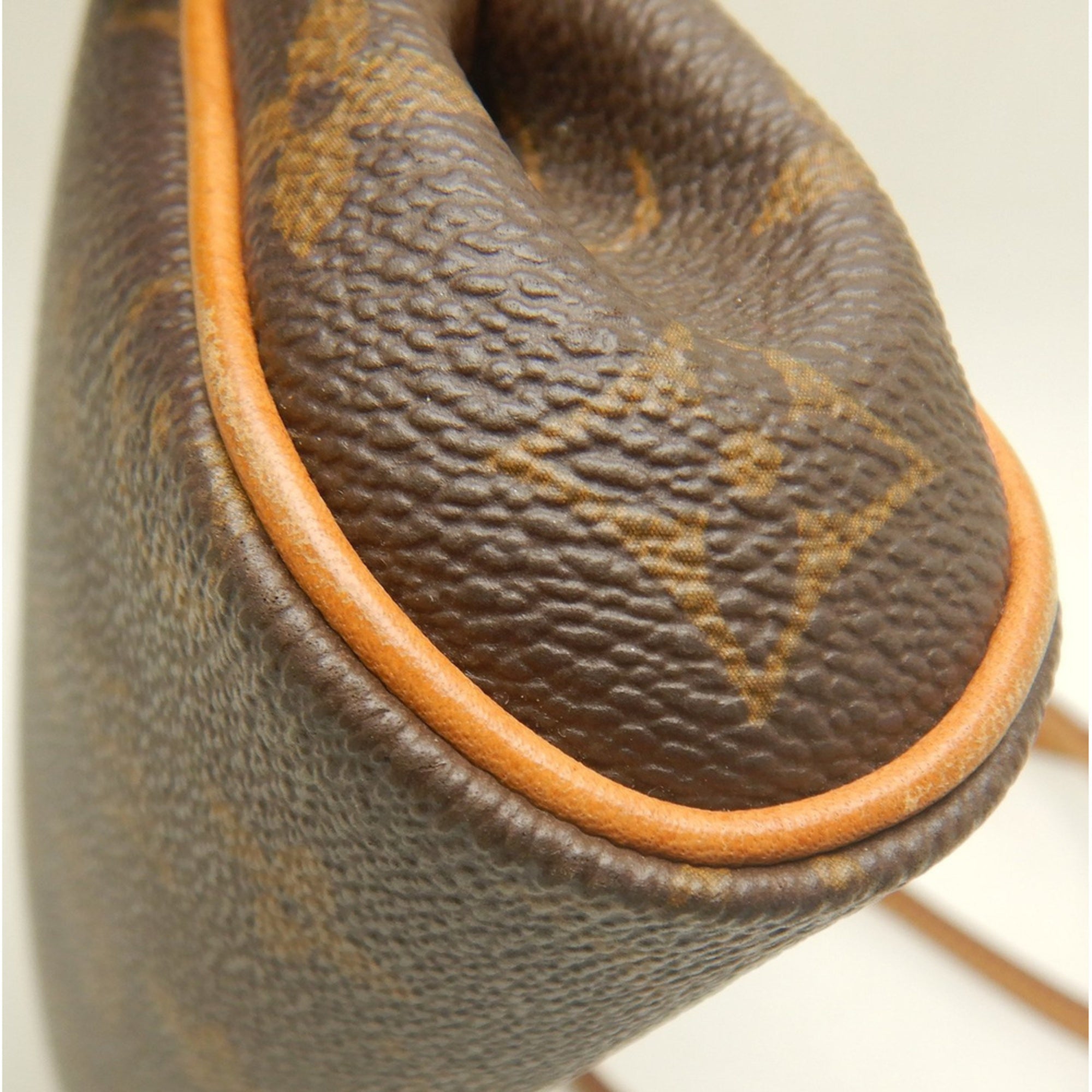 Louis Vuitton Monogram Brown Monogram Shoulder Bag (Pre-Owned)