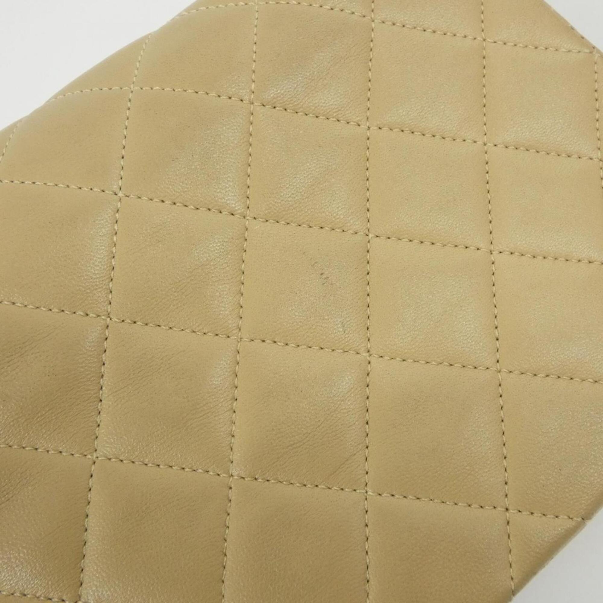 Chanel Beige Leather Shoulder Bag (Pre-Owned)
