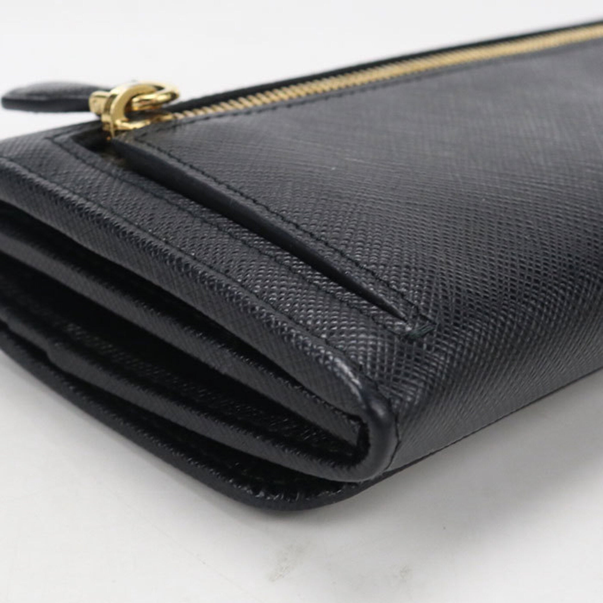 Prada Black Leather Long Wallet (Bi-Fold) (Pre-Owned)