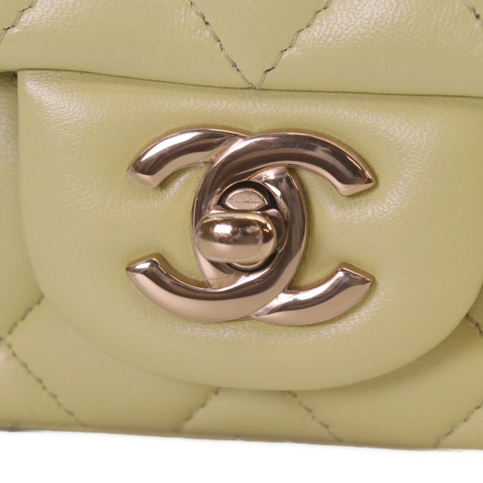 Chanel Gold Leather Shoulder Bag (Pre-Owned)
