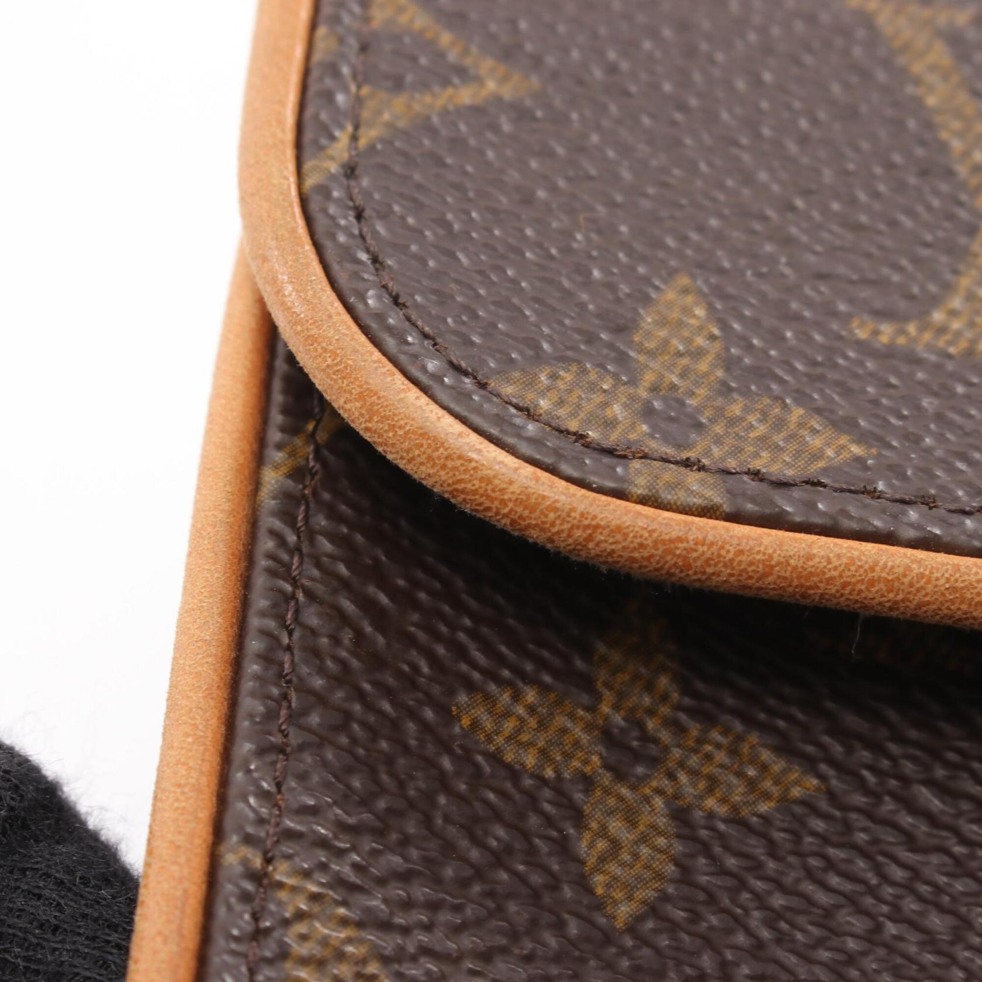 Louis Vuitton Brown Monogram Leather Fanny Pack Handbag (Pre-Owned)