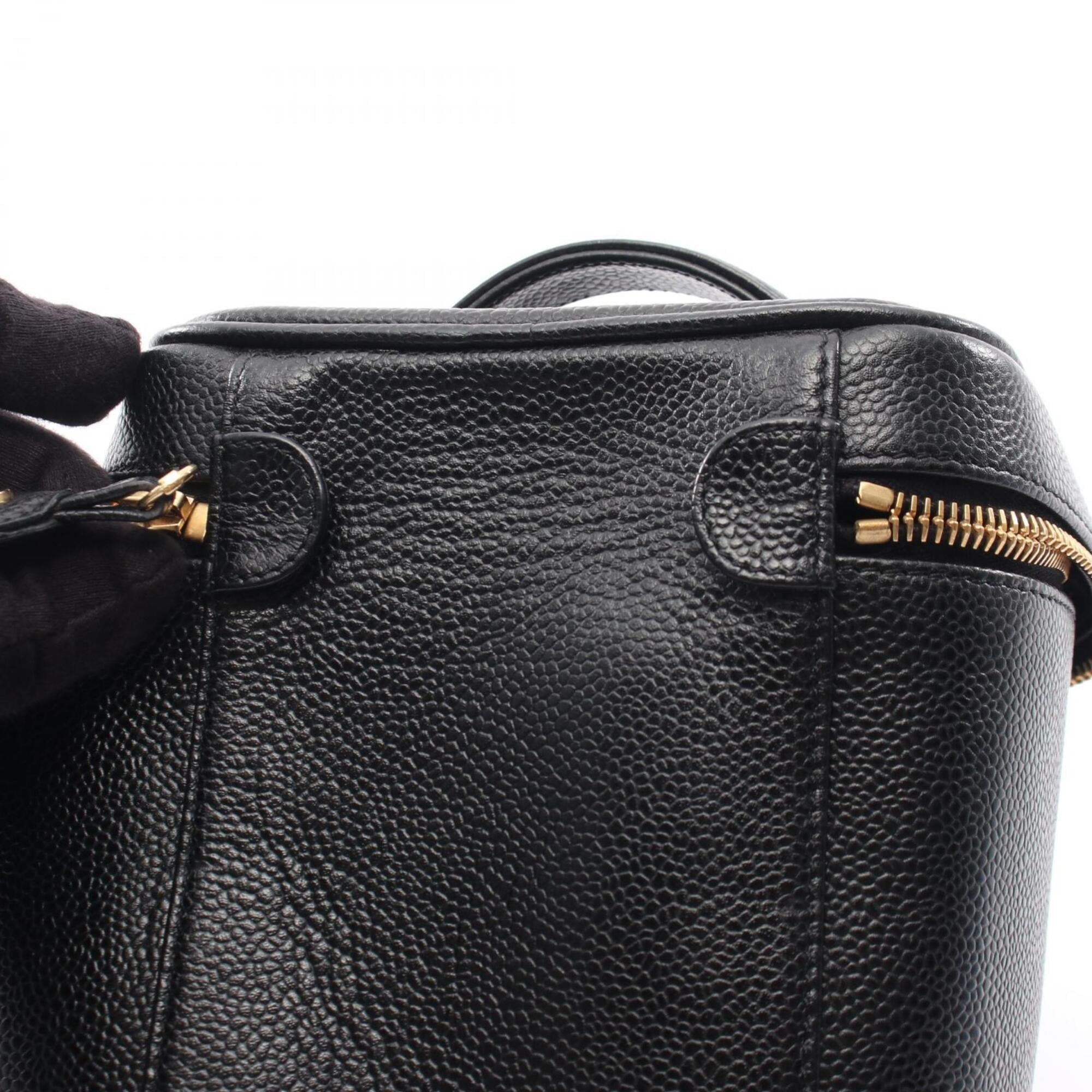 Chanel Black Grained Calfskin Handbag (Pre-Owned)