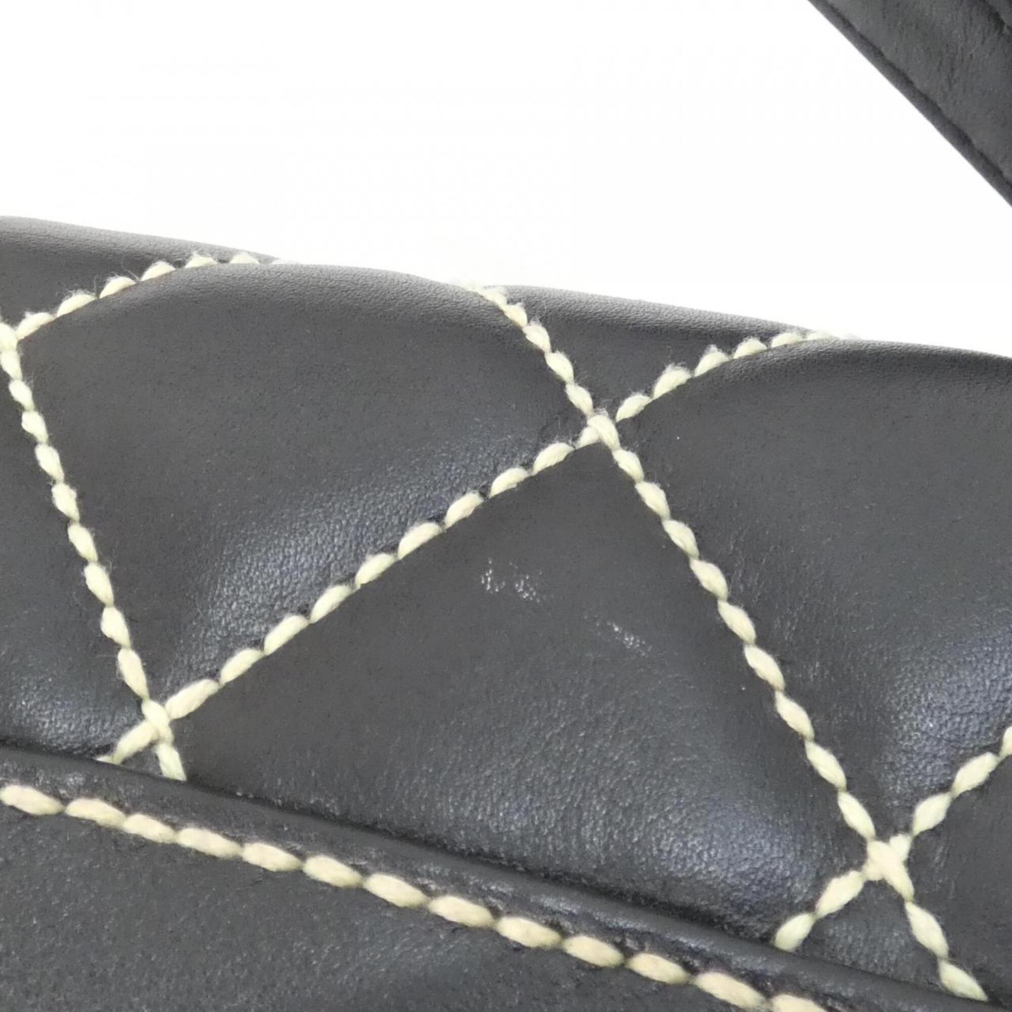 Chanel Black Leather Handbag (Pre-Owned)
