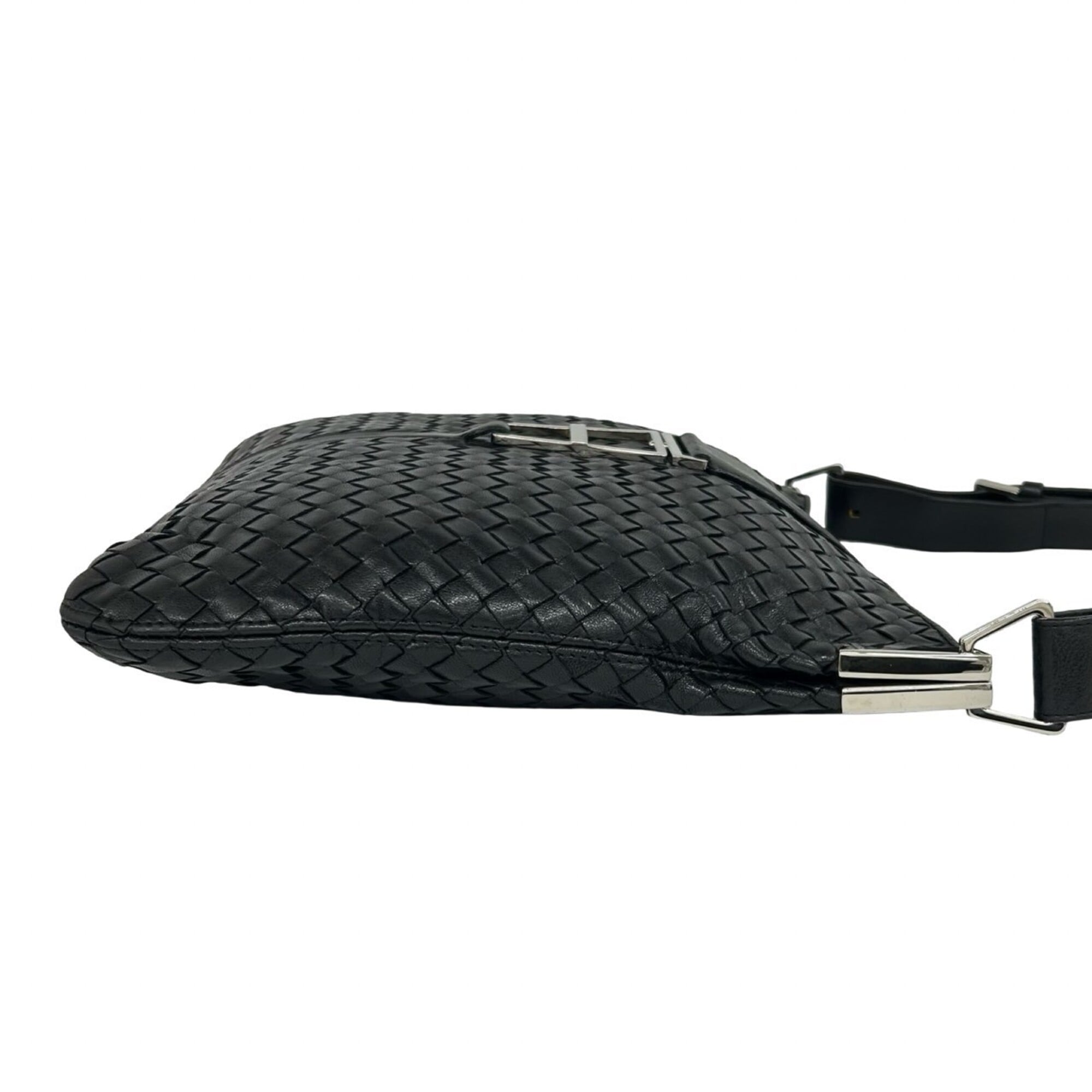 Bottega Veneta Black Leather Pochette Shoulder Bag (Pre-Owned)