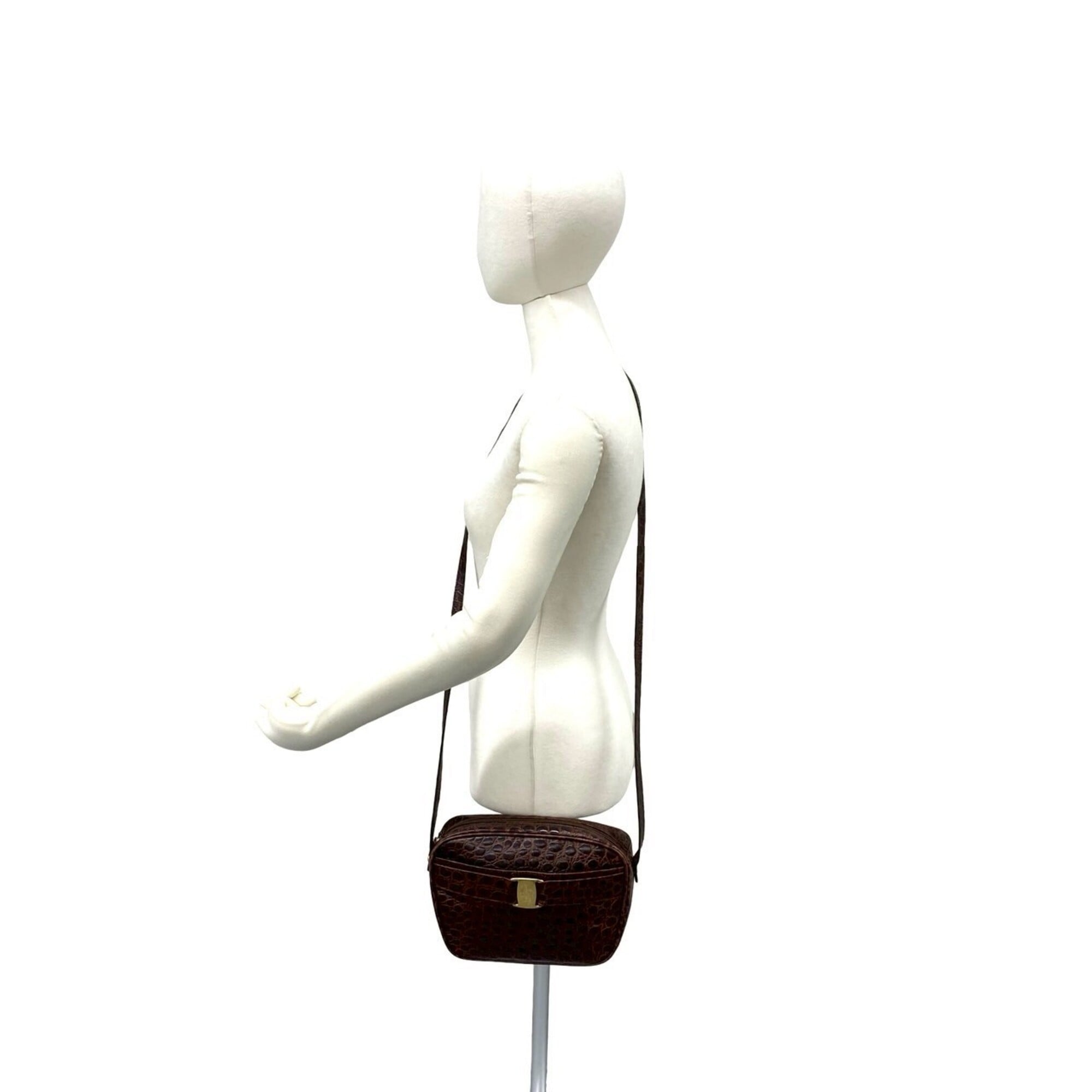 Salvatore Ferragamo Brown Leather Pochette Shoulder Bag (Pre-Owned)