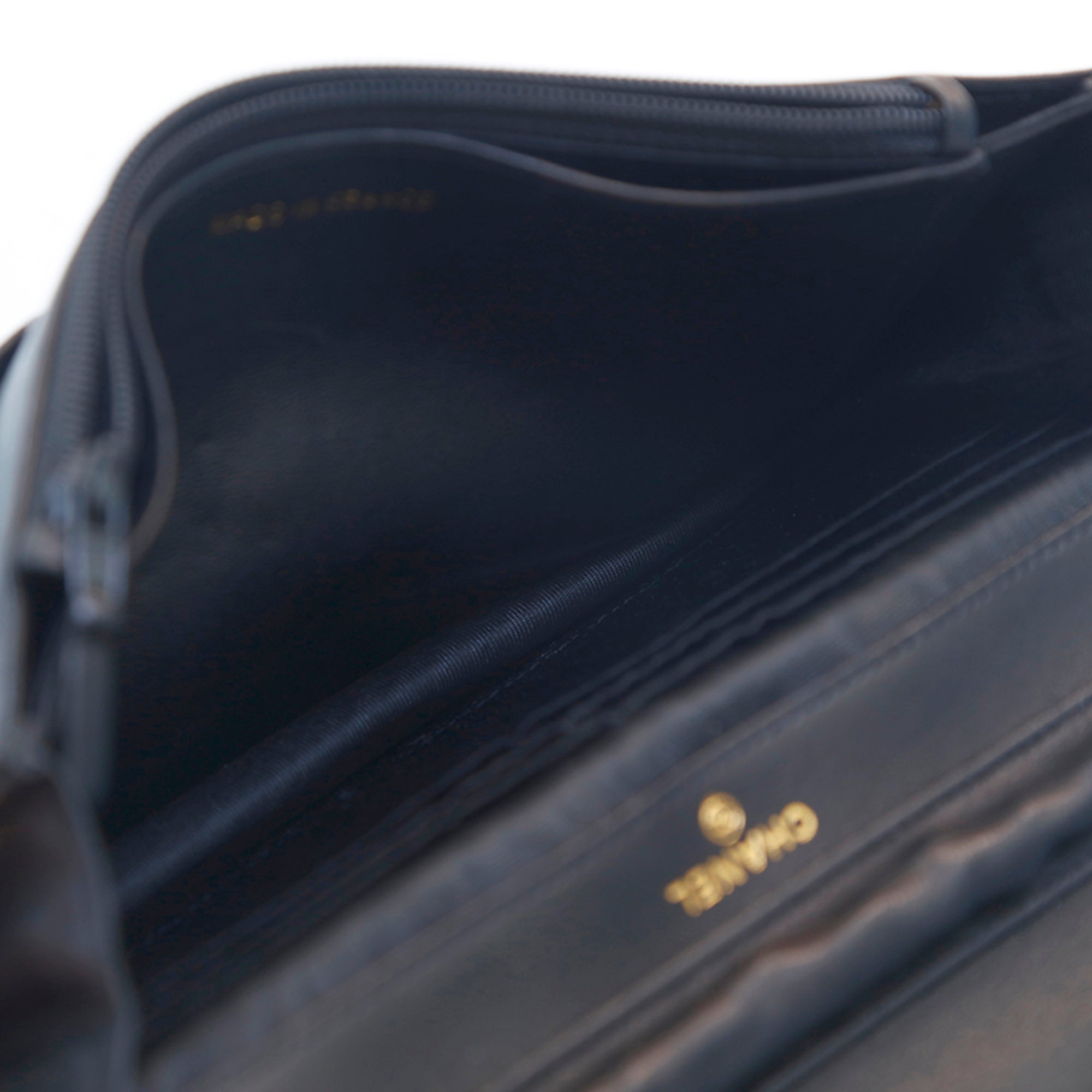 Chanel Black Shoulder Bag (Pre-Owned)