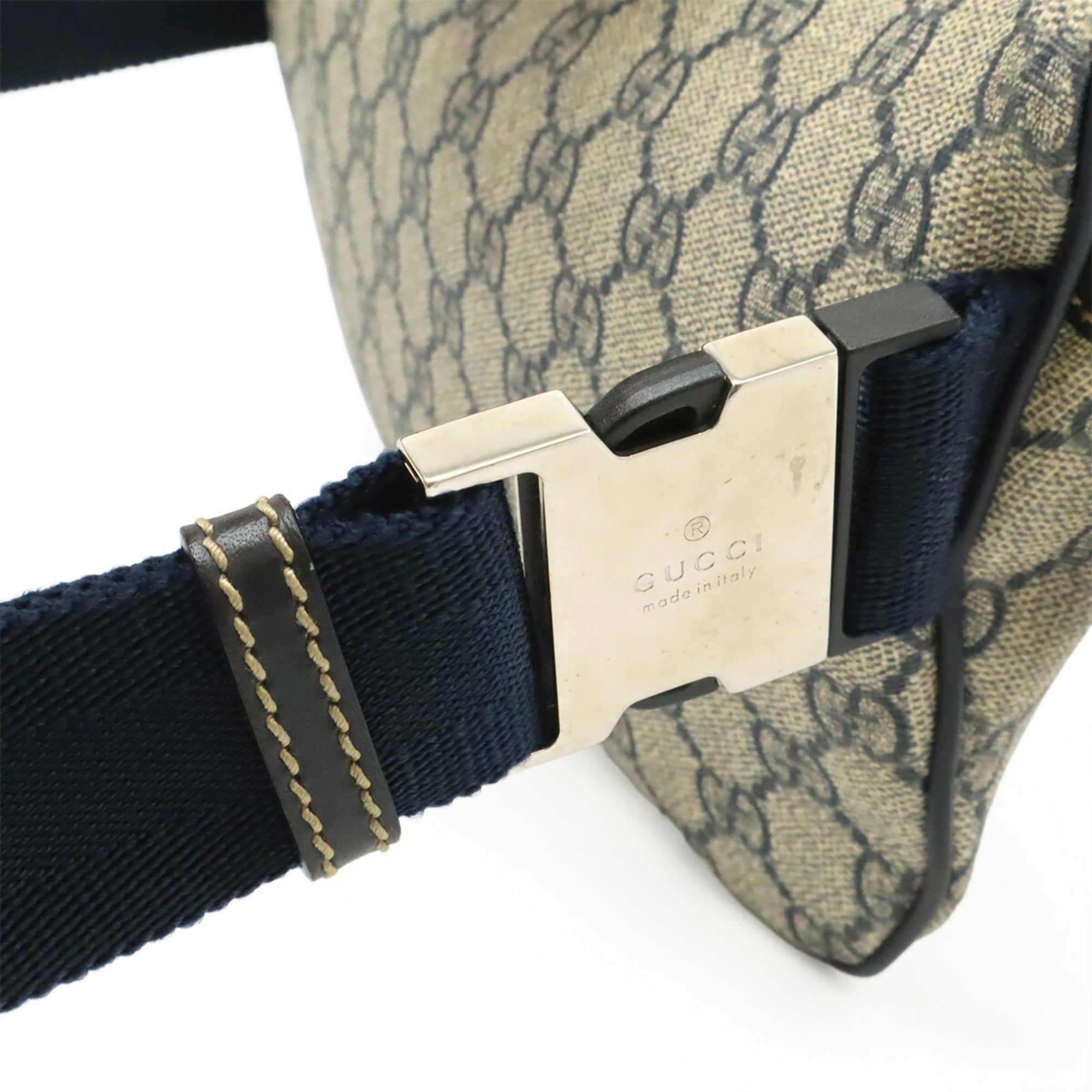 Gucci Gg Imprimé Navy Coated Canvas Pvc Leather Pouch Sling Bag (Pre-Owned)