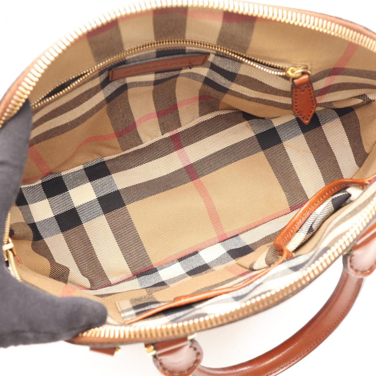 Burberry Brown Leather Handbag (Pre-Owned)