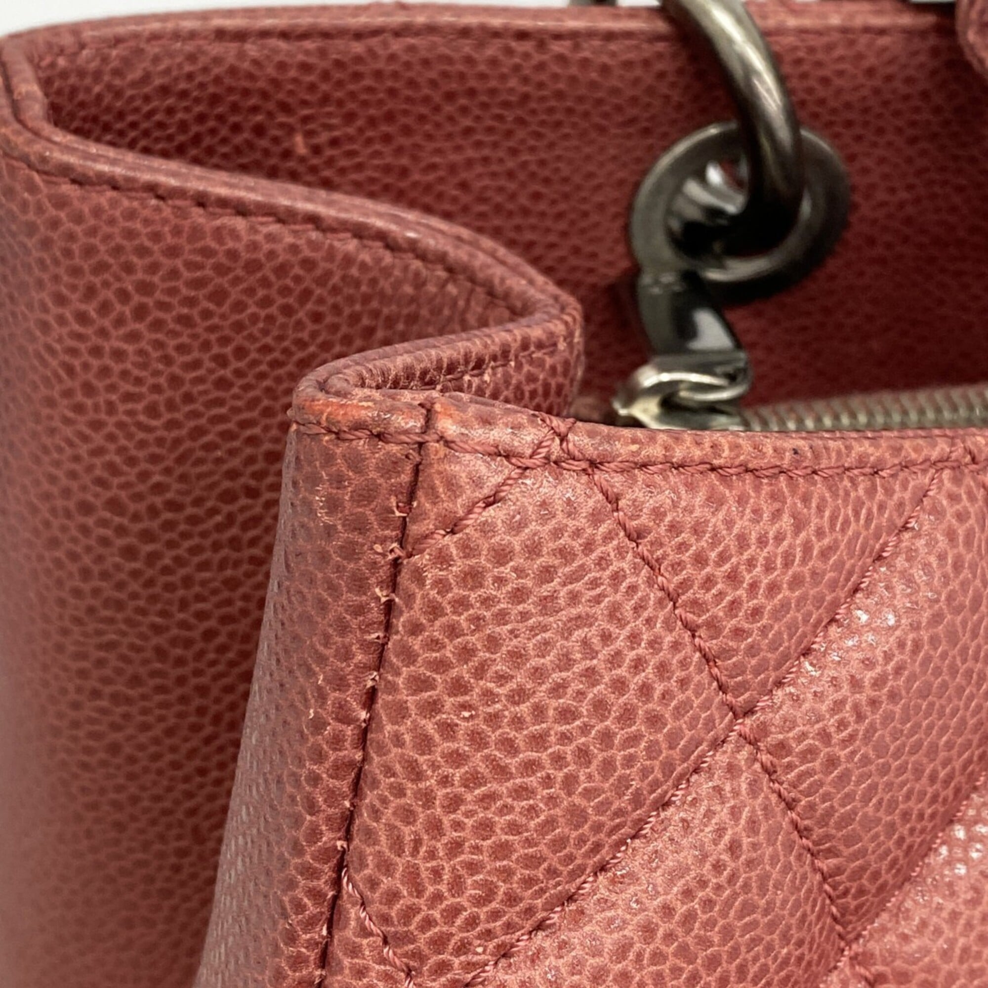 Chanel Red Color Grained Calfskin Tote Bag (Pre-Owned)