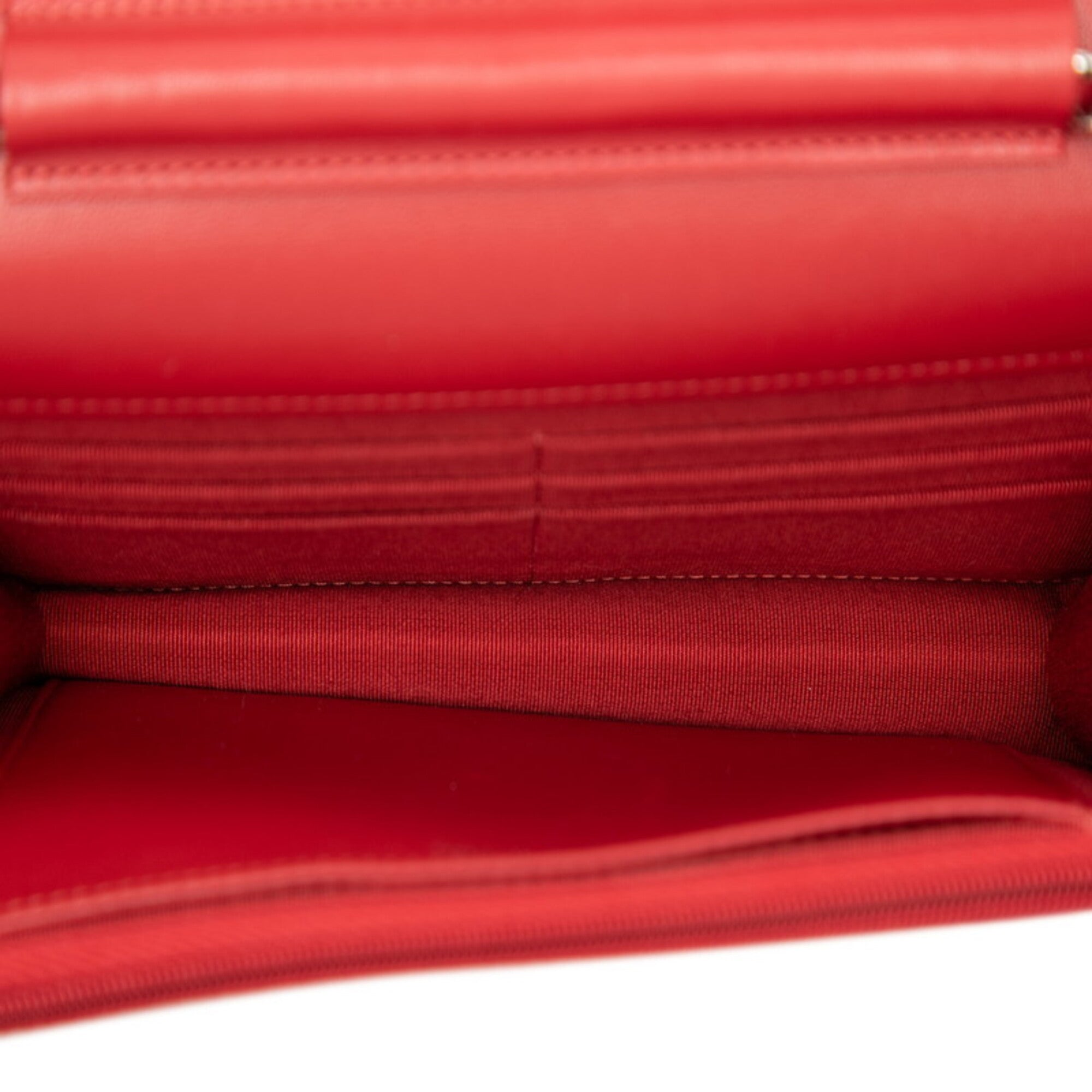 Chanel Red Color Leather Shoulder Bag (Pre-Owned)