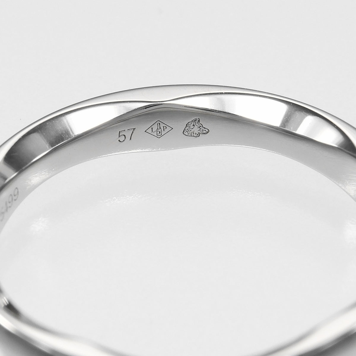 Chanel Silver Platinum 950 Band Ring (Pre-Owned)