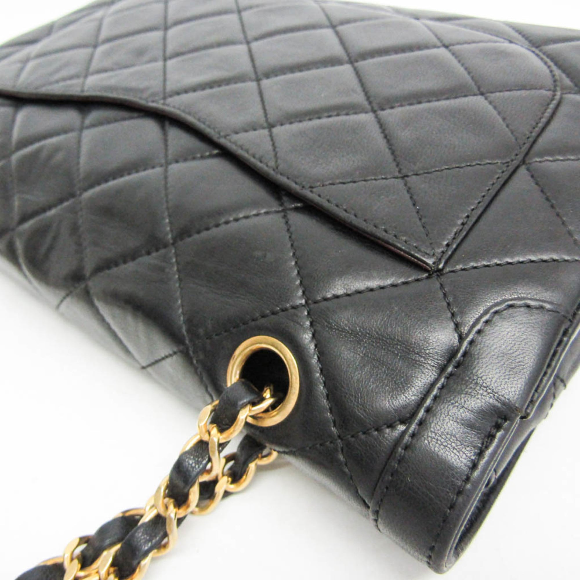 Chanel Matelasse Black Leather Shoulder Bag (Pre-Owned)